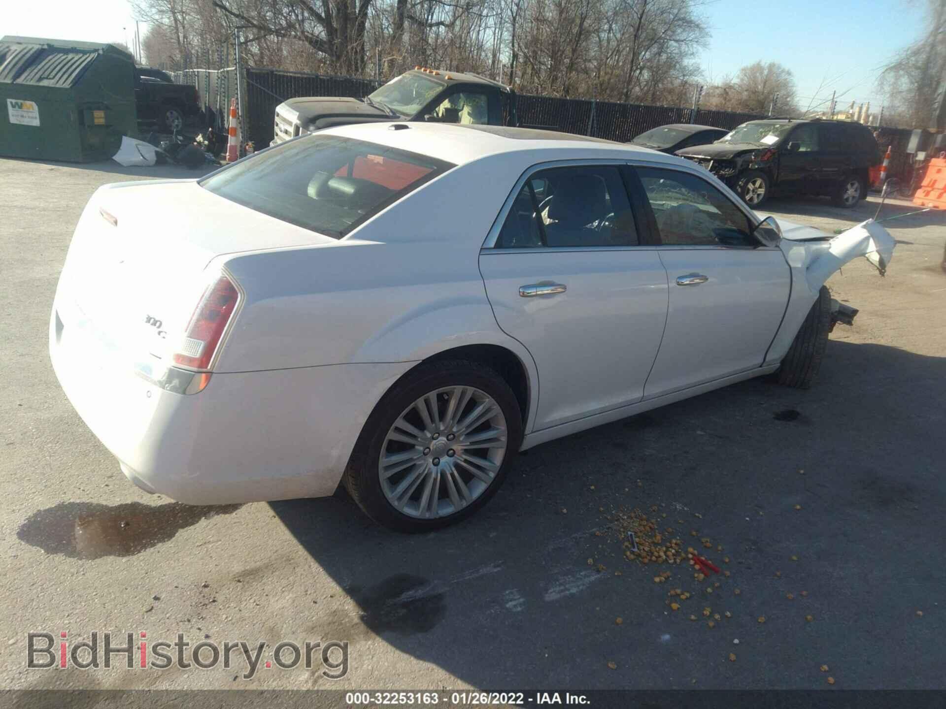 2011 CHRYSLER 300 - VIN: 2C3CA6CT7BH537325 - Фото 3