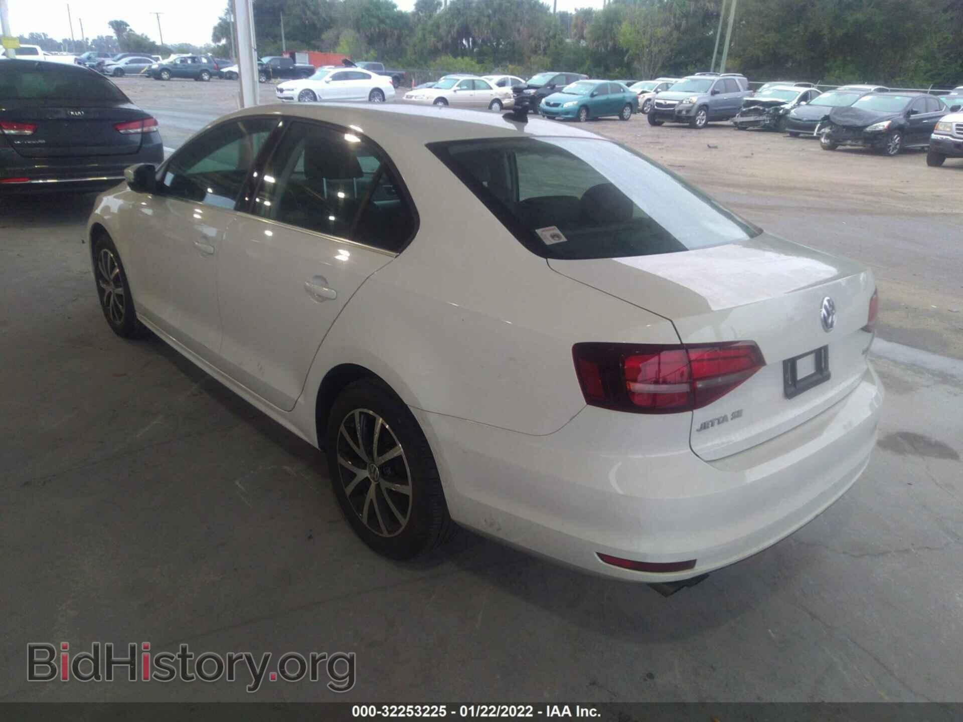2017 VOLKSWAGEN JETTA - VIN: 3VWDB7AJ4HM330077 - Фото 3