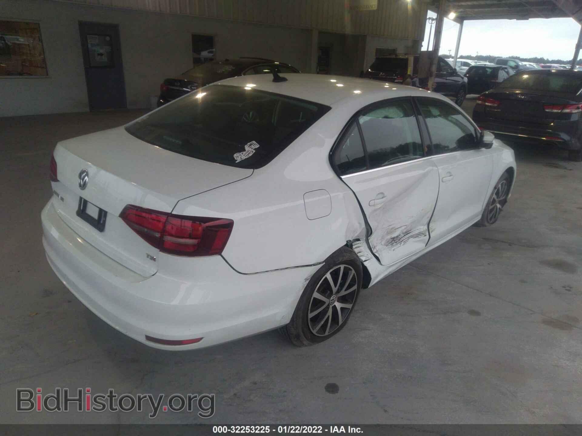 2017 VOLKSWAGEN JETTA - VIN: 3VWDB7AJ4HM330077 - Фото 4