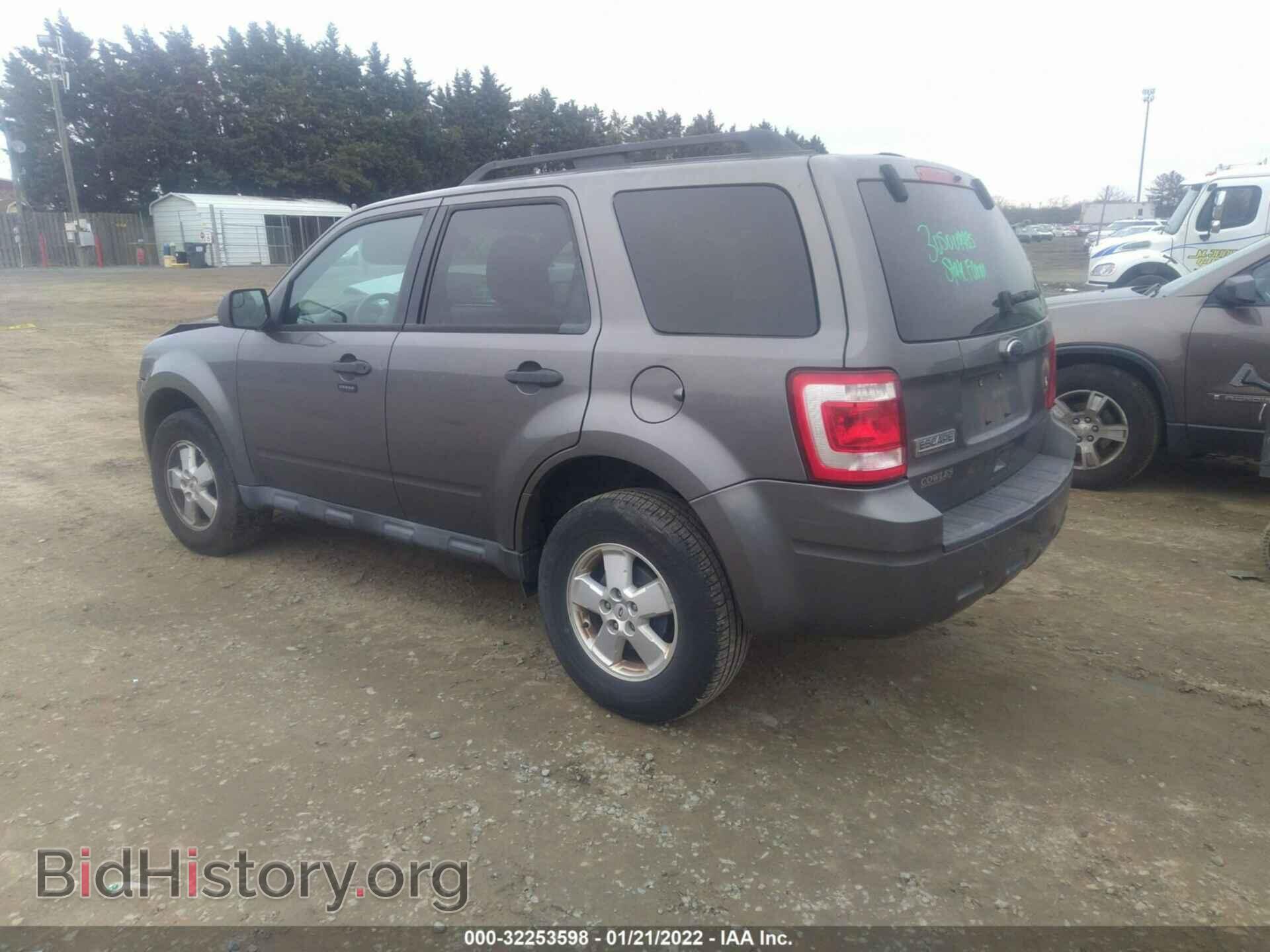 2010 FORD ESCAPE - VIN: 1FMCU0D74AKC65143 - Фото 3