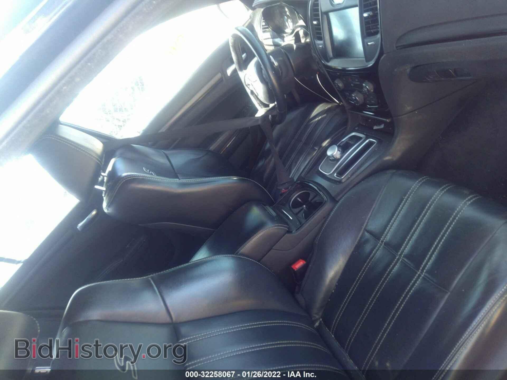 2016 CHRYSLER 300 - VIN: 2C3CCABT1GH141980 - Фото 5