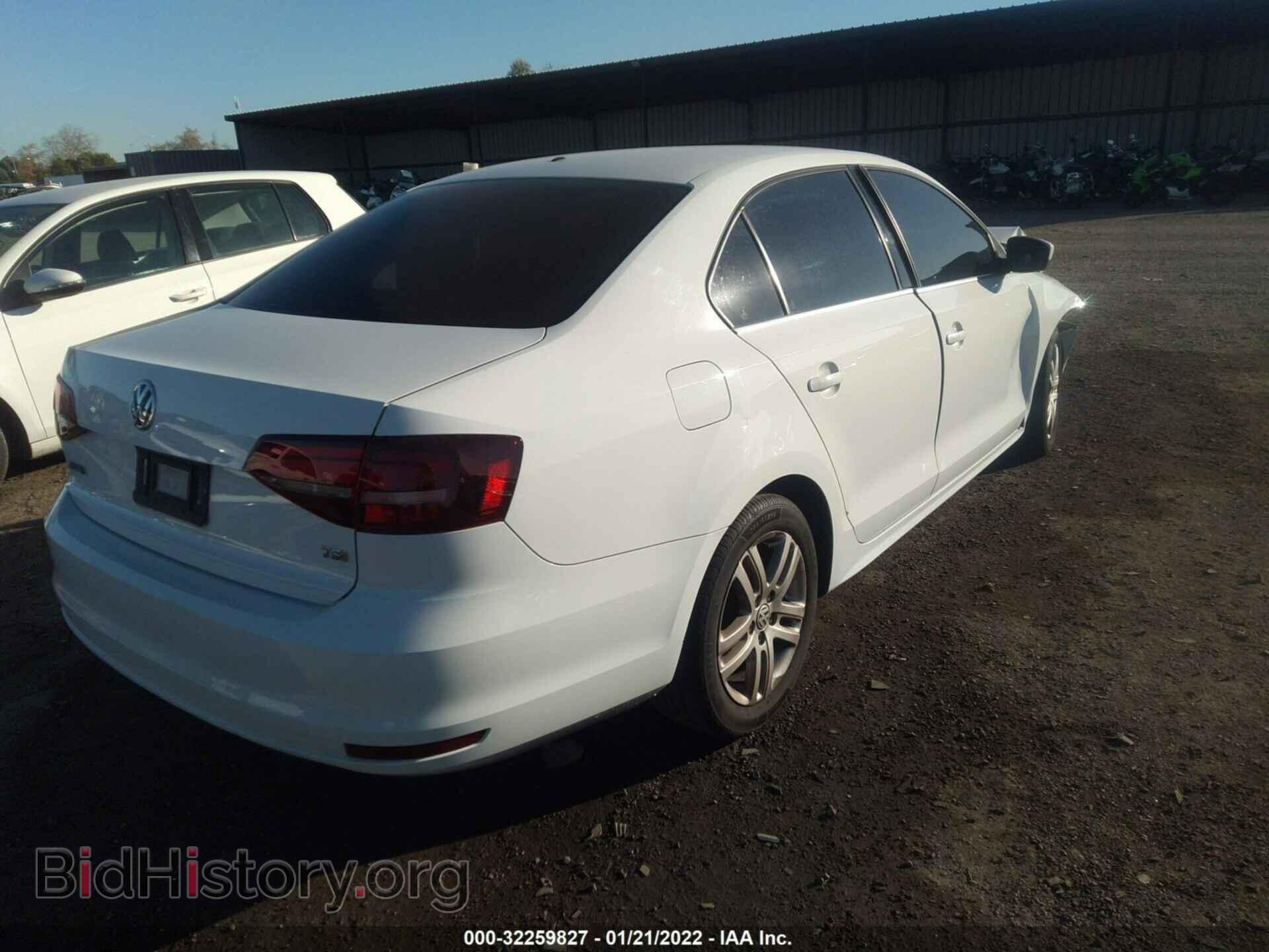 2017 VOLKSWAGEN JETTA - VIN: 3VW2B7AJ3HM207541 - Фото 4