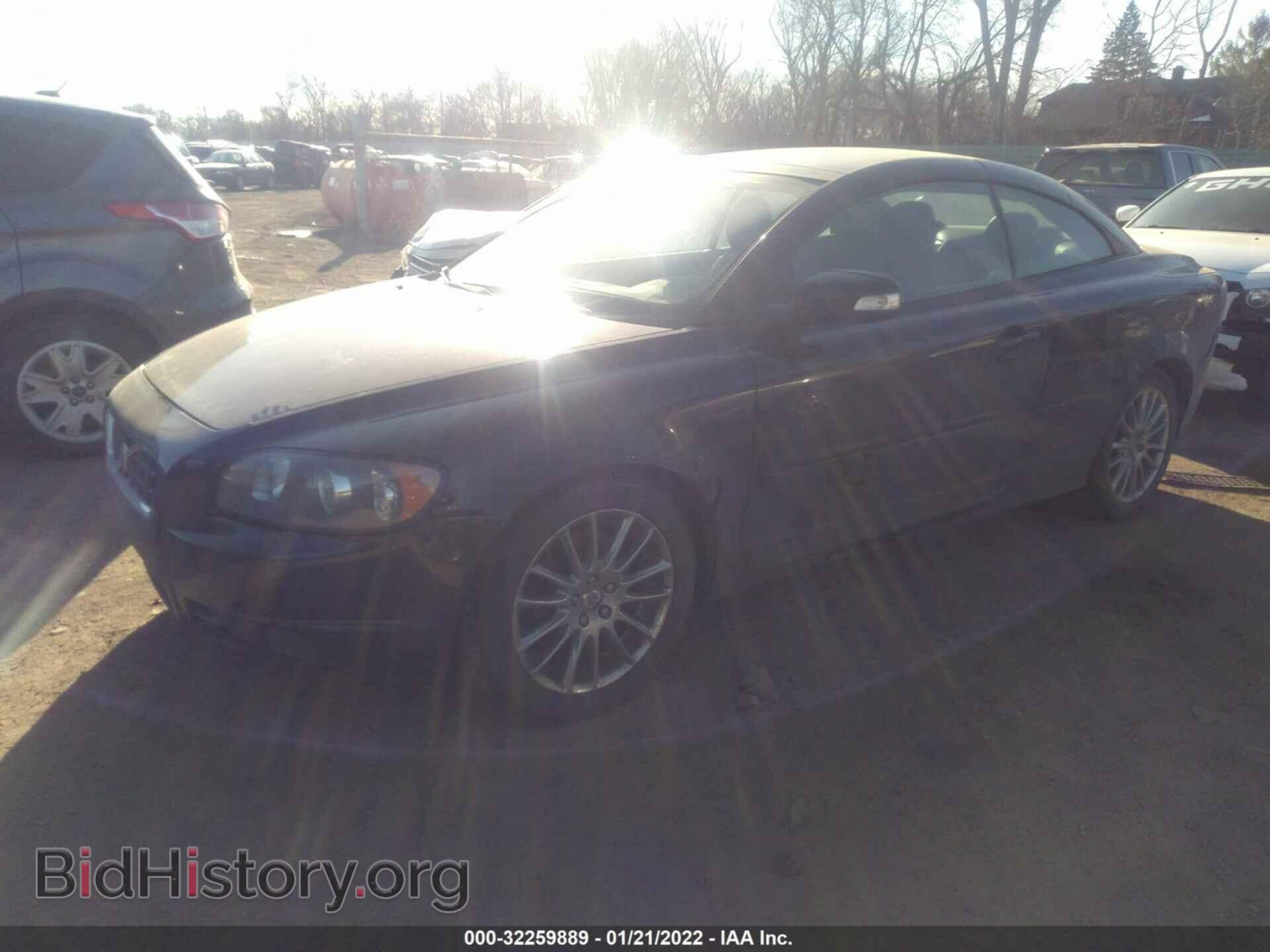 2008 VOLVO C70 - VIN: YV1MC67268J055457 - Фото 2
