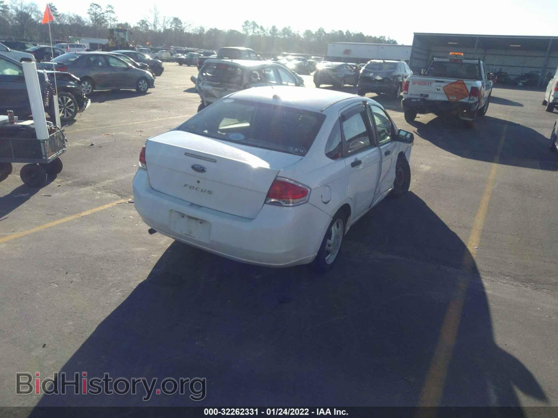 2008 FORD FOCUS - VIN: 1FAHP34N78W186172 - Фото 4