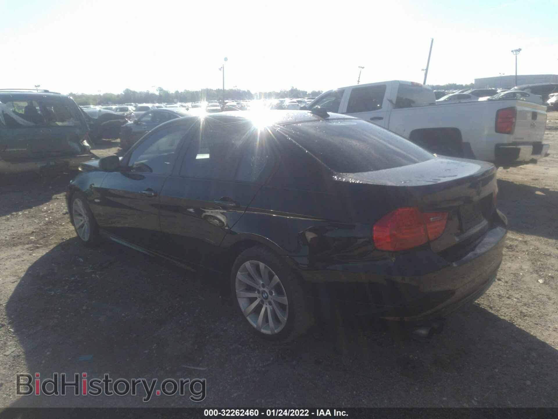 2011 BMW 3 SERIES - VIN: WBAPH7C52BE683040 - Photo 3