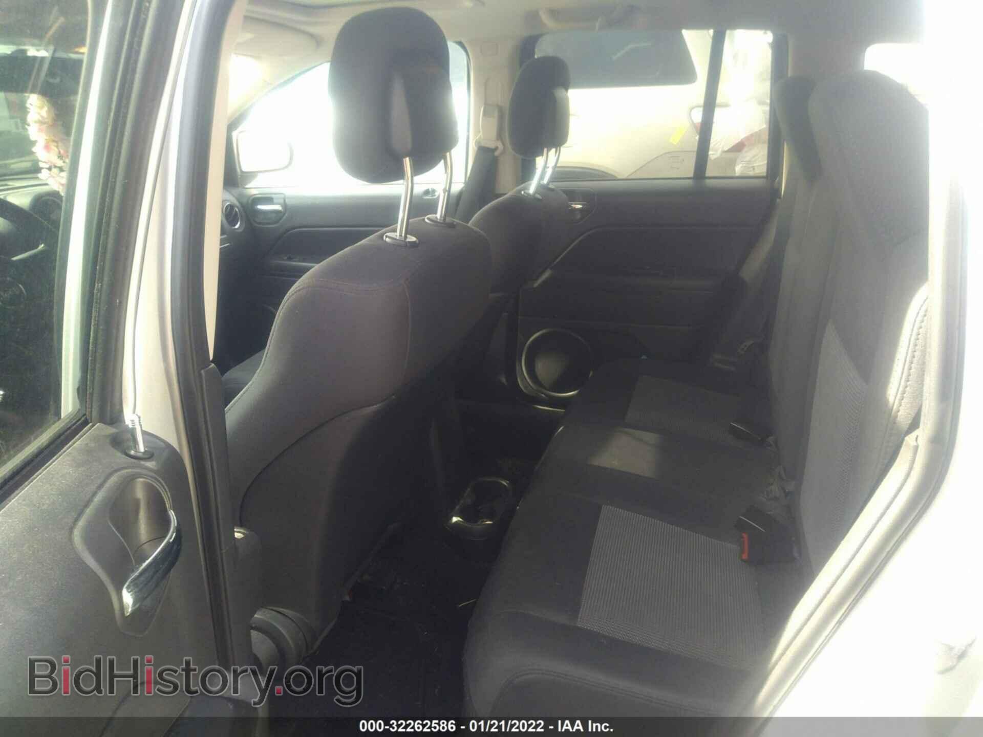 2012 JEEP COMPASS - VIN: 1C4NJDEB3CD616387 - Photo 8