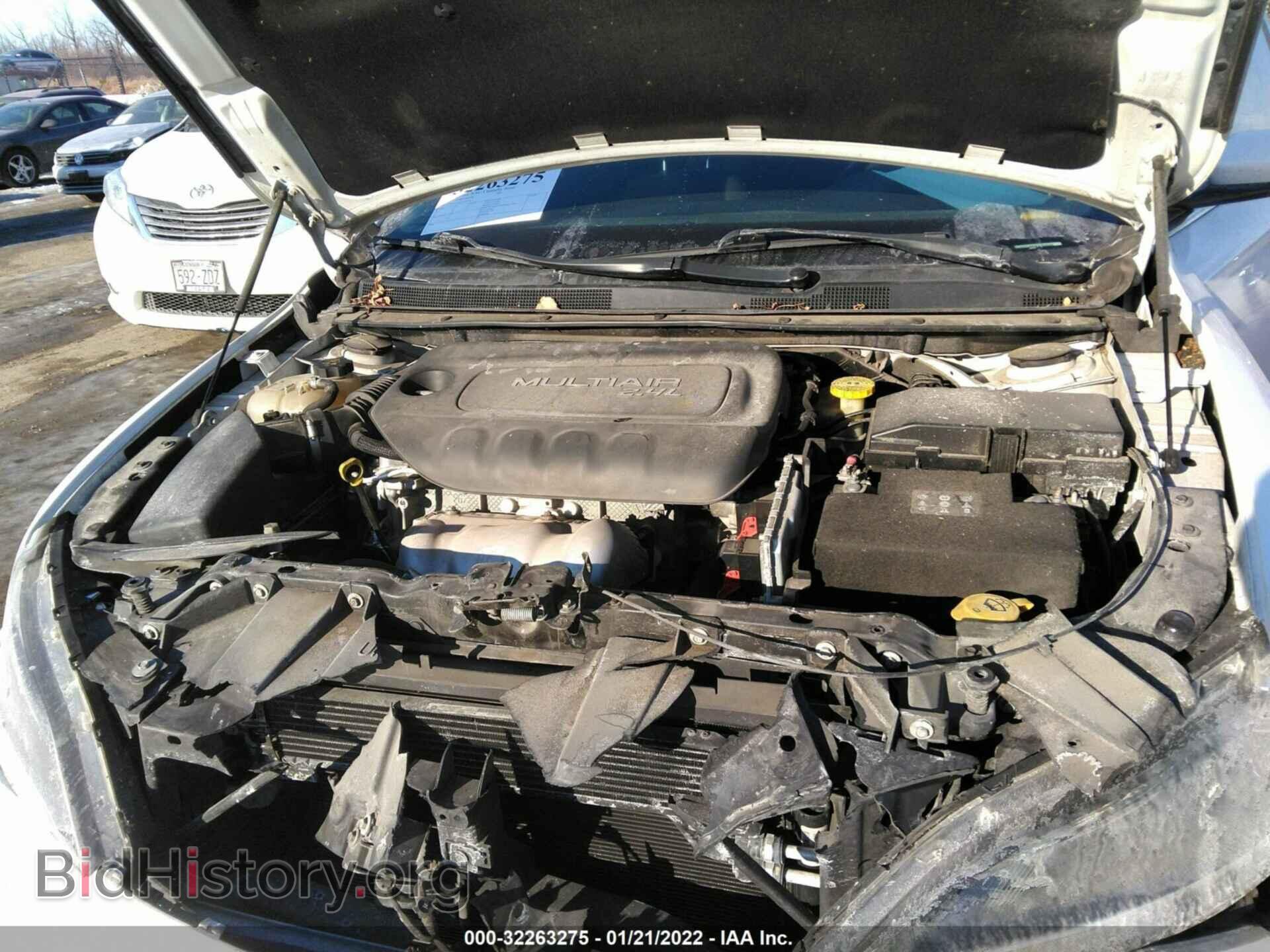 2015 CHRYSLER 200 - VIN: 1C3CCCAB5FN724546 - Фото 10