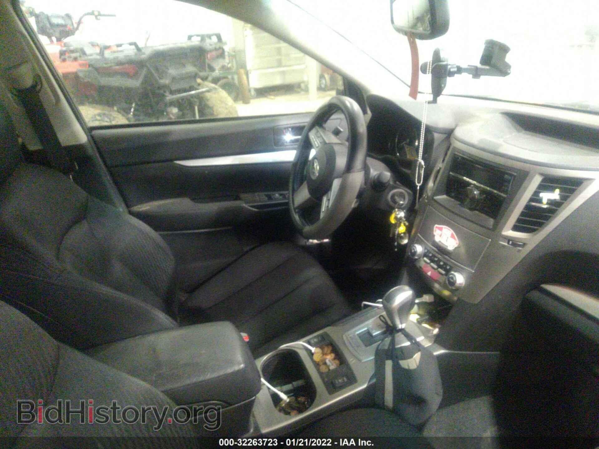 2011 SUBARU LEGACY - VIN: 4S3BMCC64B3237378 - Фото 5