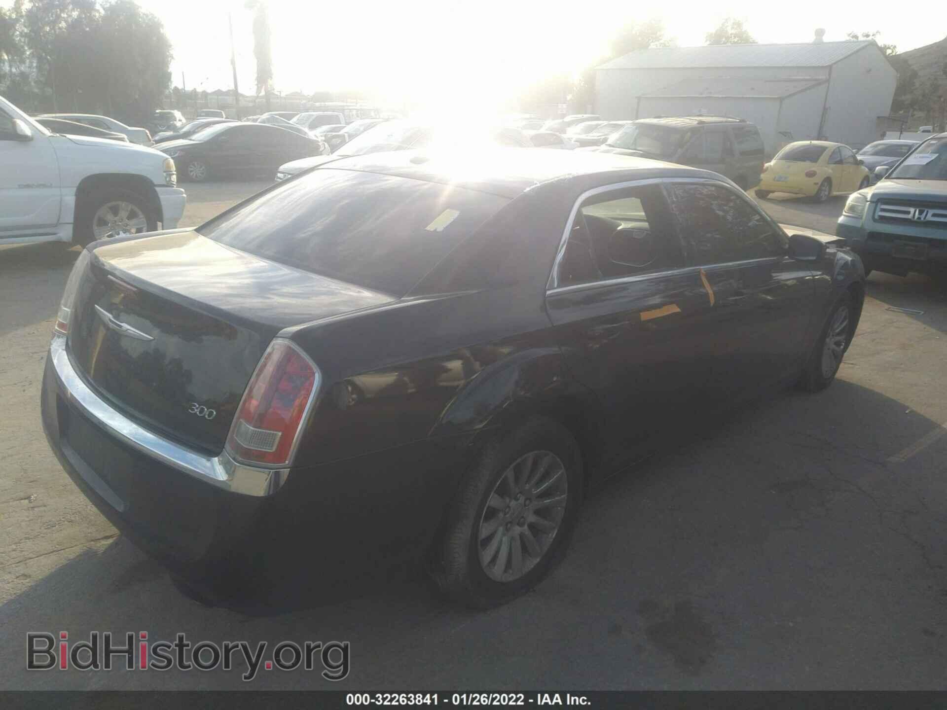 2013 CHRYSLER 300 - VIN: 2C3CCAAG4DH659503 - Фото 4