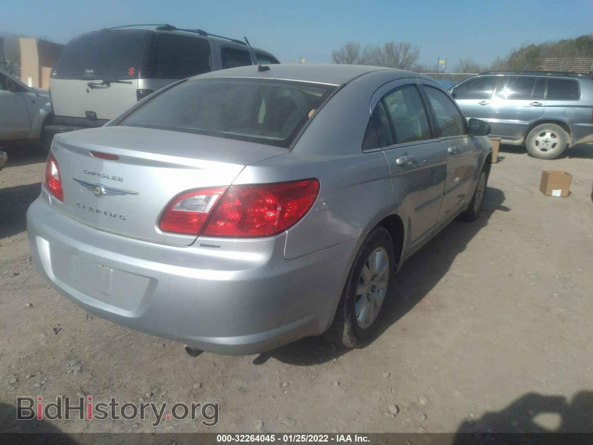 2009 CHRYSLER SEBRING - VIN: 1C3LC46BX9N566921 - Фото 4