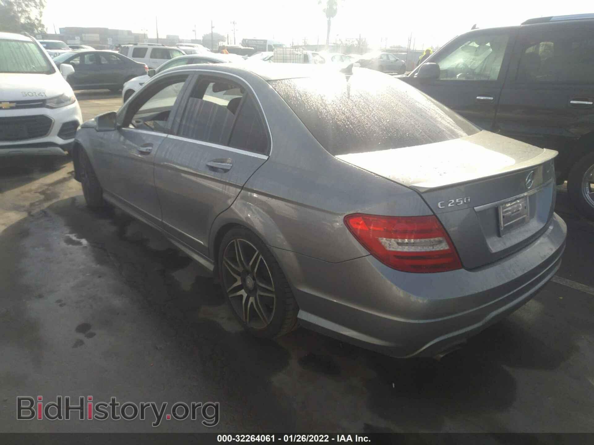 2013 MERCEDES-BENZ C-CLASS - VIN: WDDGF4HB0DR256334 - Фото 3