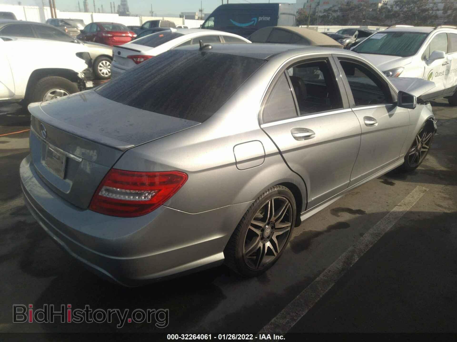2013 MERCEDES-BENZ C-CLASS - VIN: WDDGF4HB0DR256334 - Фото 4