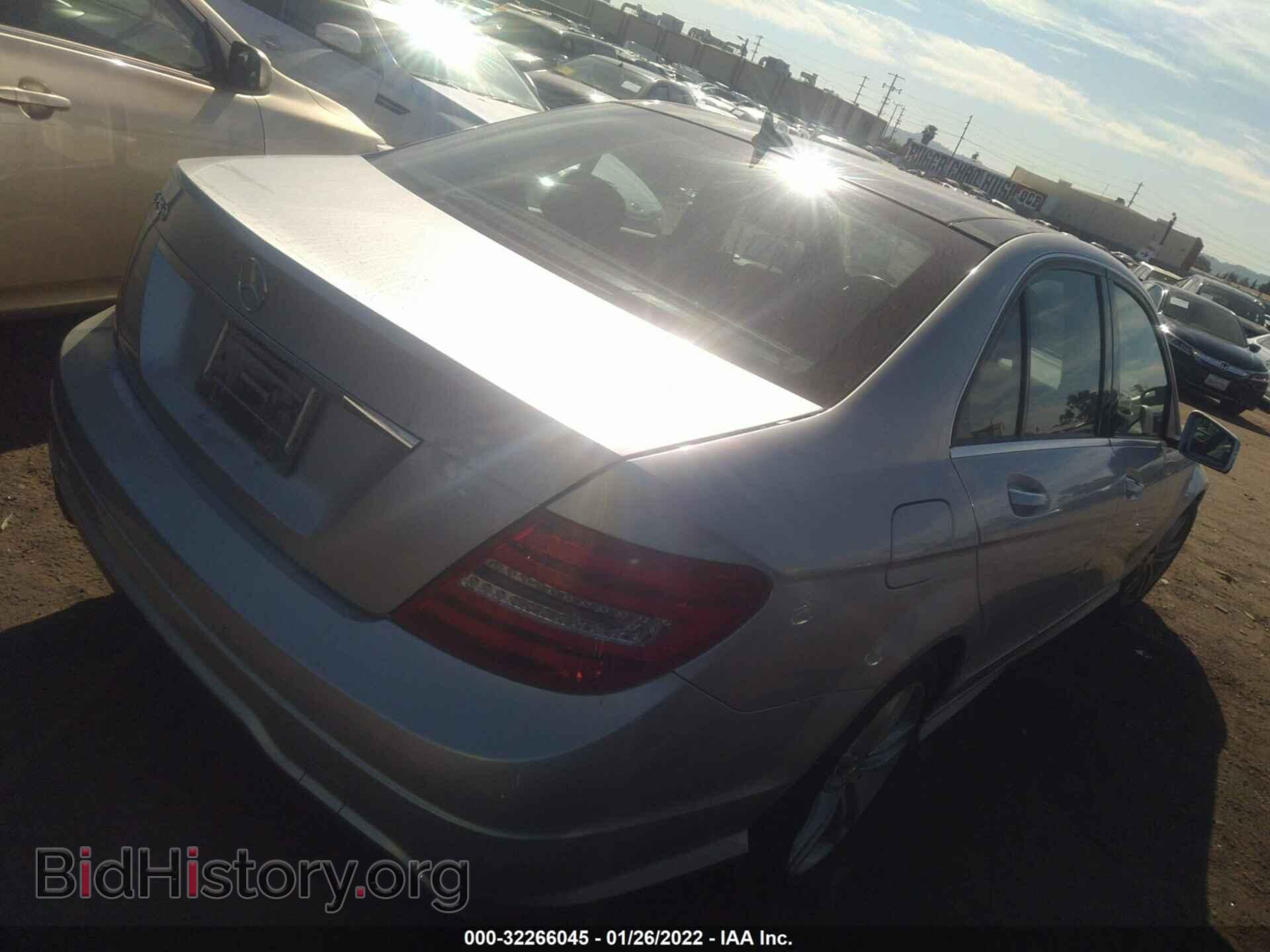 2014 MERCEDES-BENZ C-CLASS - VIN: WDDGF4HB7EA886187 - Фото 3