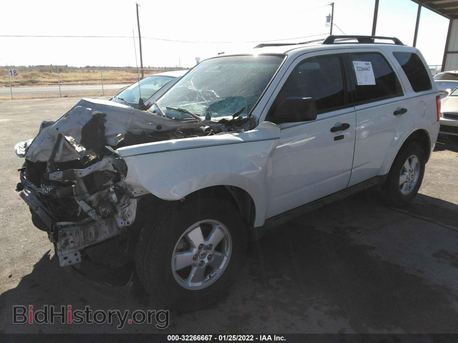 2011 FORD ESCAPE - VIN: 1FMCU0D79BKA55946 - Фото 2