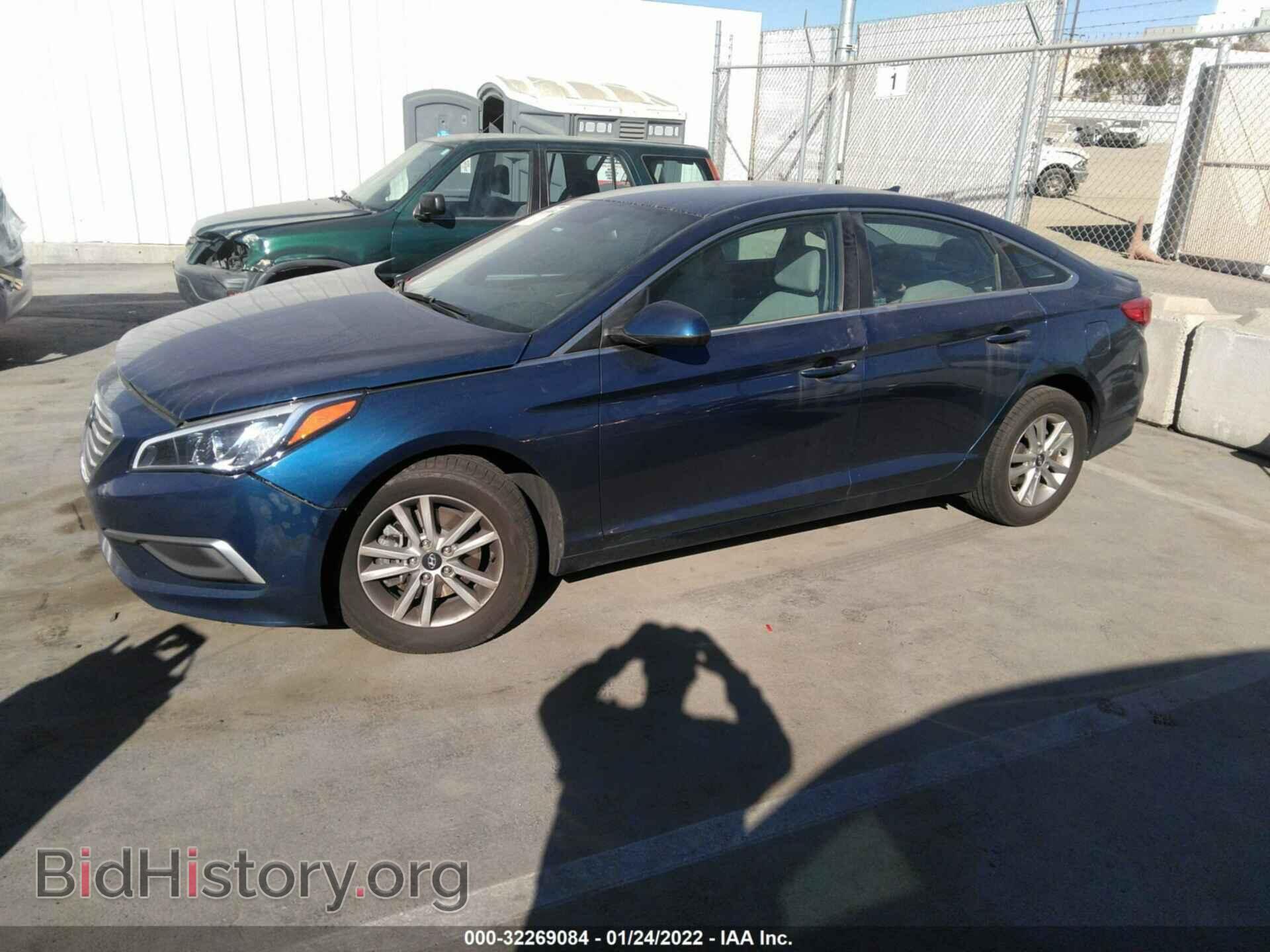 2017 HYUNDAI SONATA - VIN: 5NPE24AF4HH573556 - Фото 2