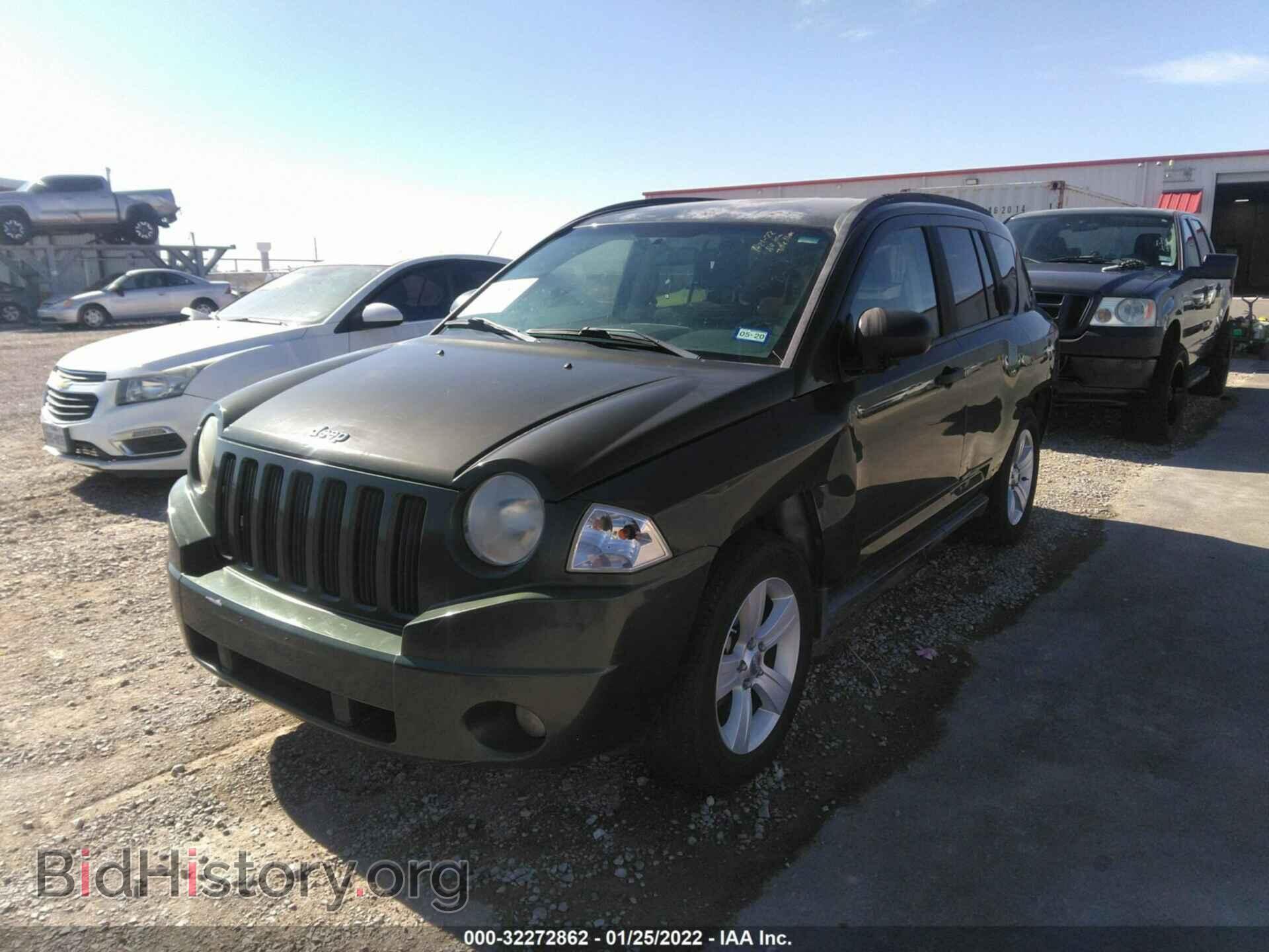 2008 JEEP COMPASS - VIN: 1J8FT47098D767258 - Фото 2