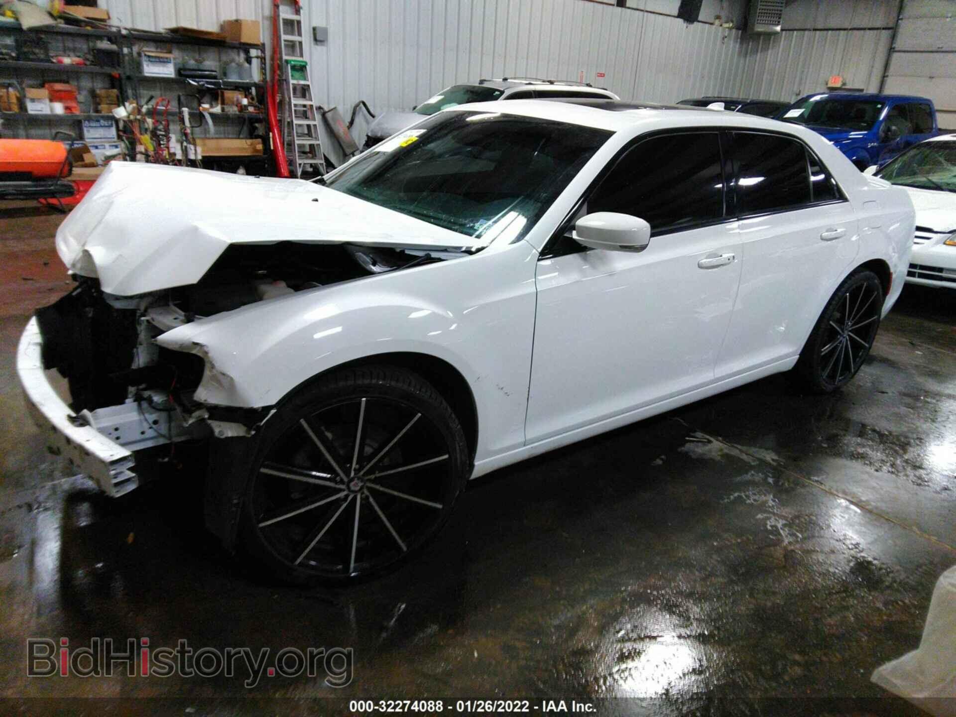 2016 CHRYSLER 300 - VIN: 2C3CCAGG7GH198633 - Photo 2