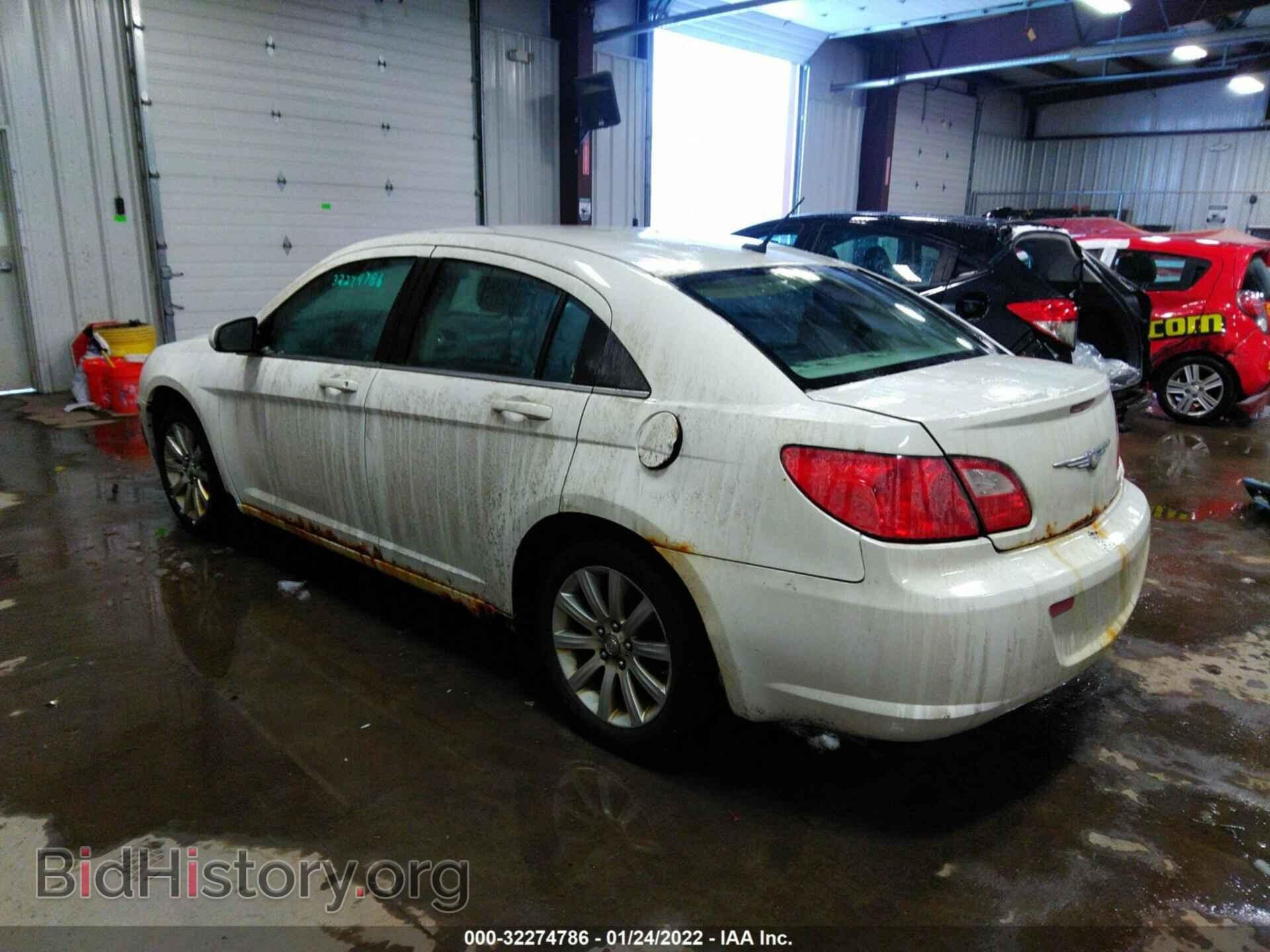 2010 CHRYSLER SEBRING - VIN: 1C3CC5FBXAN111822 - Фото 3
