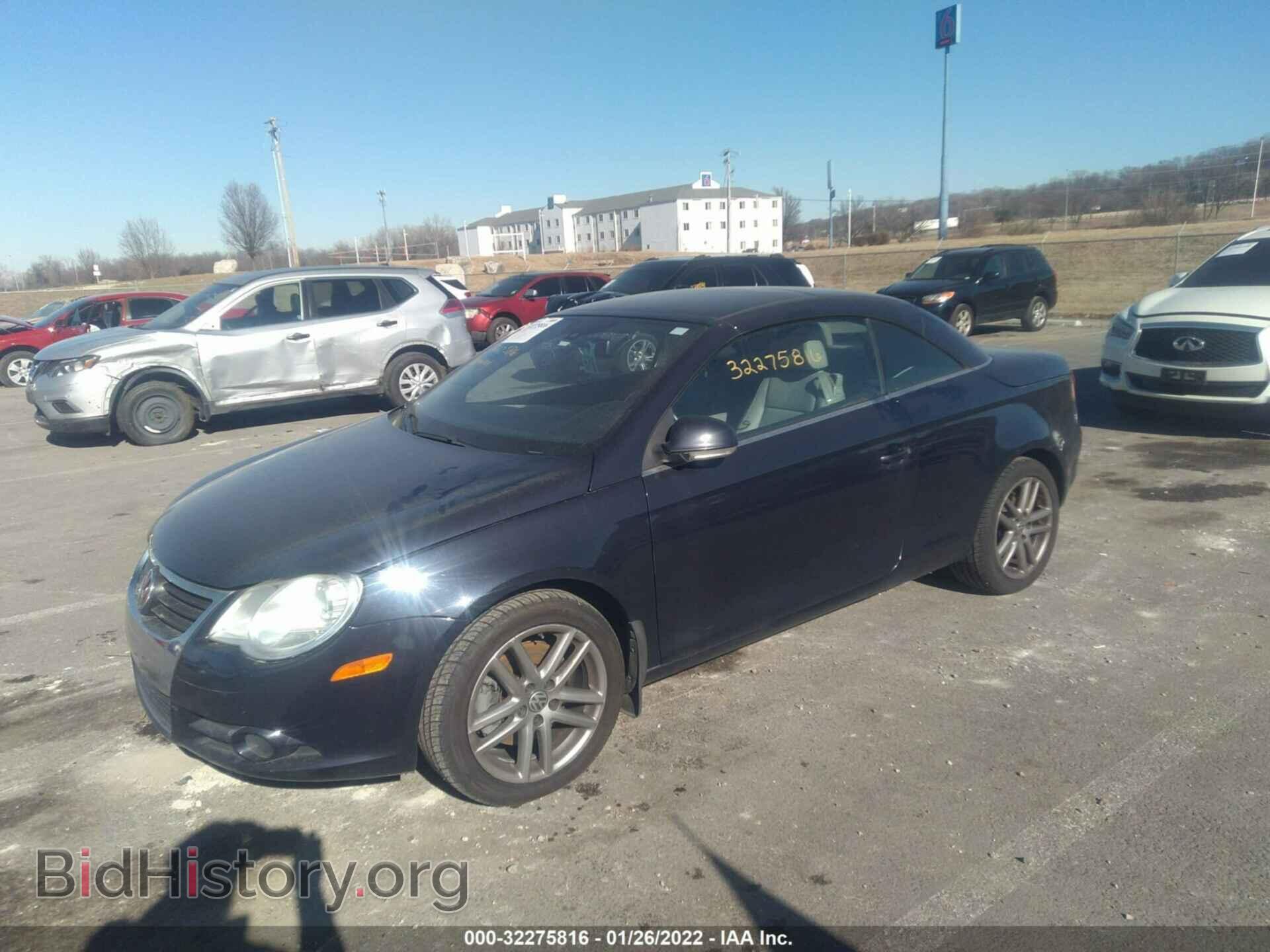 2008 VOLKSWAGEN EOS - VIN: WVWFA71F18V017746 - Фото 2