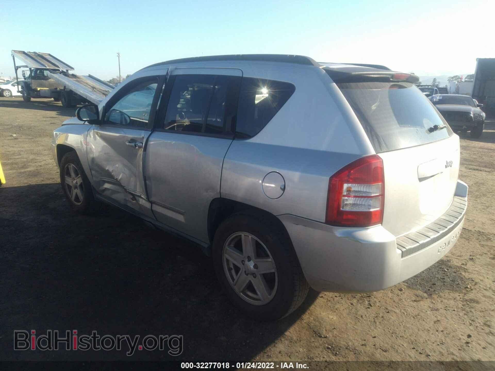 2010 JEEP COMPASS - VIN: 1J4NT4FA0AD659365 - Photo 3