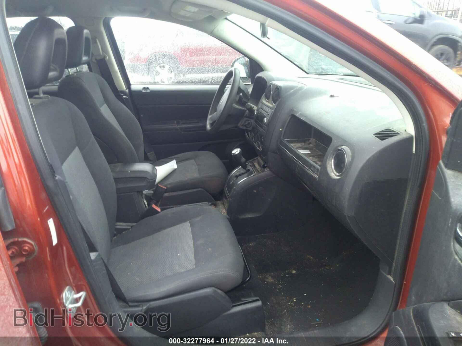 2009 JEEP COMPASS - VIN: 1J4FT47A69D124782 - Фото 5