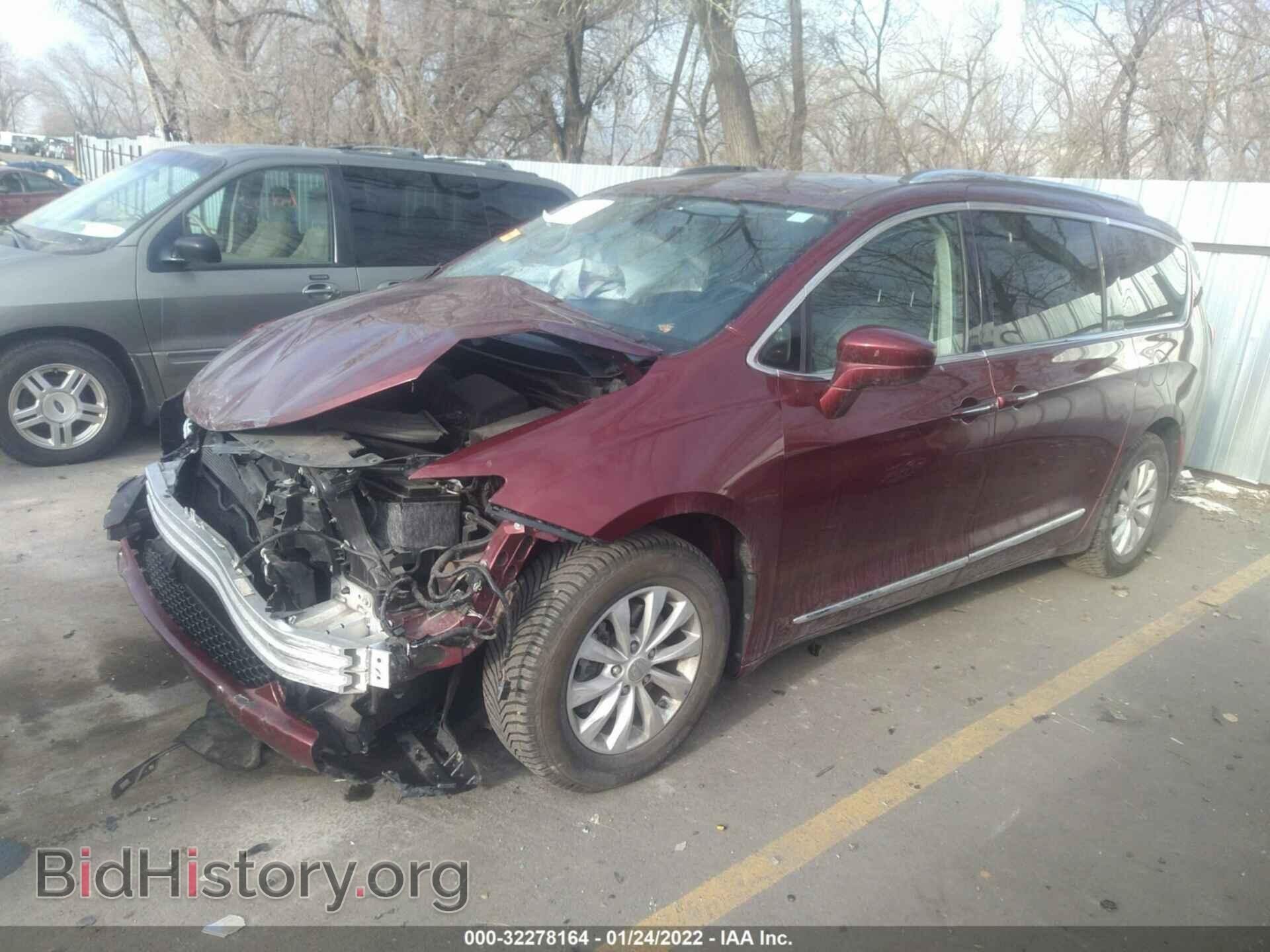2018 CHRYSLER PACIFICA - VIN: 2C4RC1BG3JR119831 - Фото 2