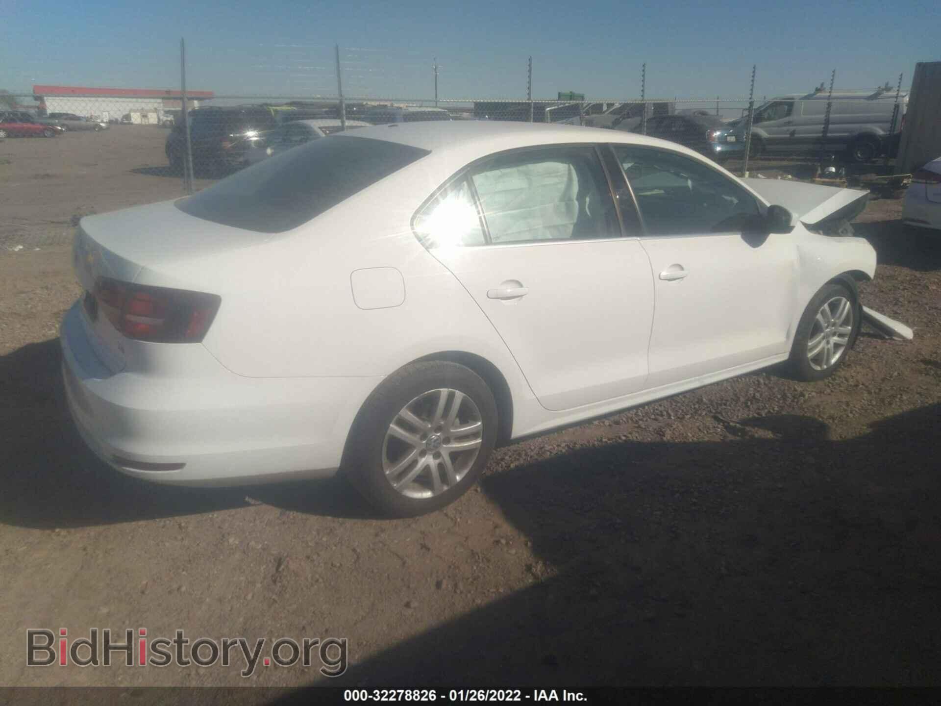 2017 VOLKSWAGEN JETTA - VIN: 3VW2B7AJXHM306034 - Фото 4