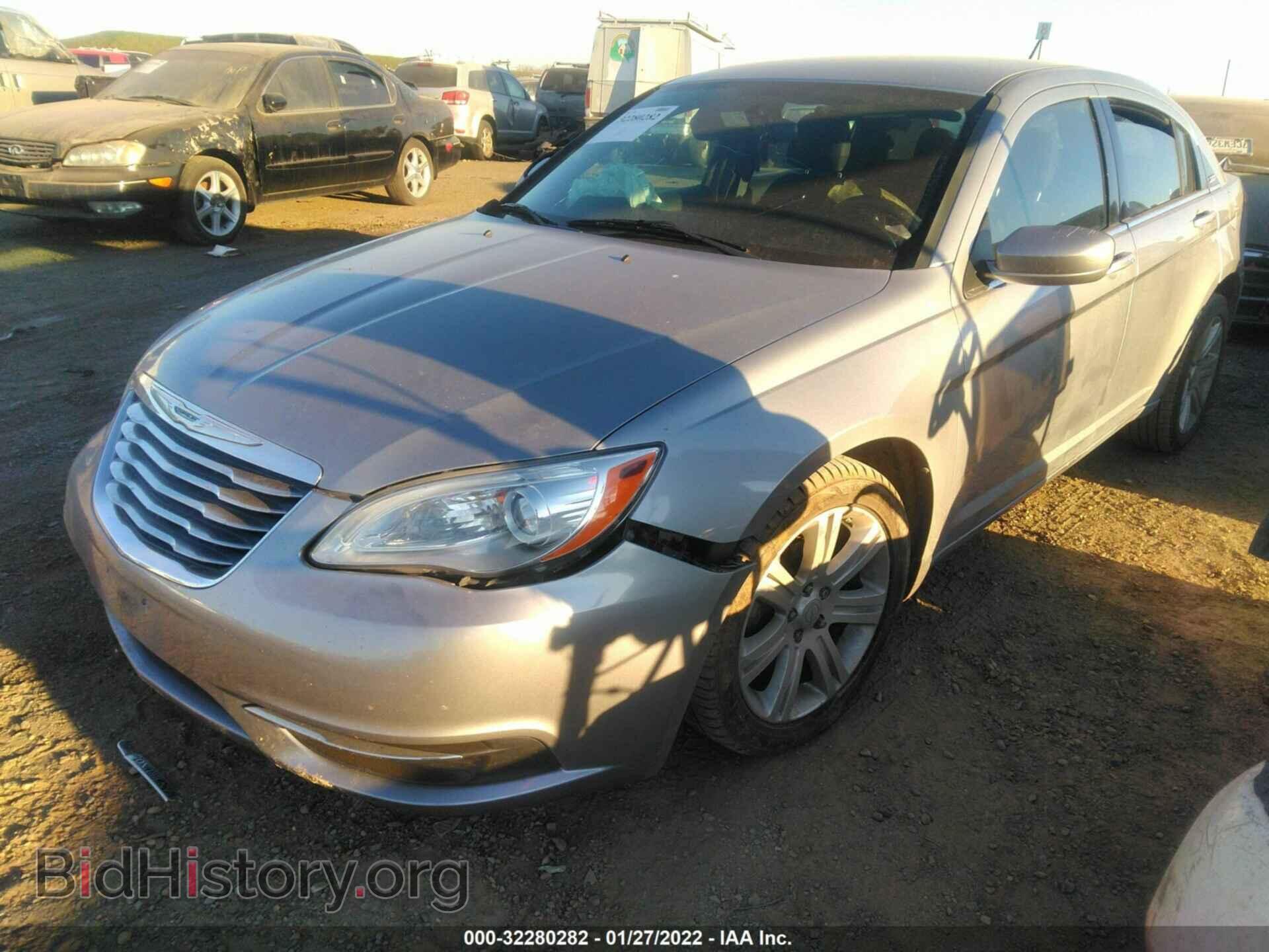 2013 CHRYSLER 200 - VIN: 1C3CCBBB9DN695459 - Фото 2