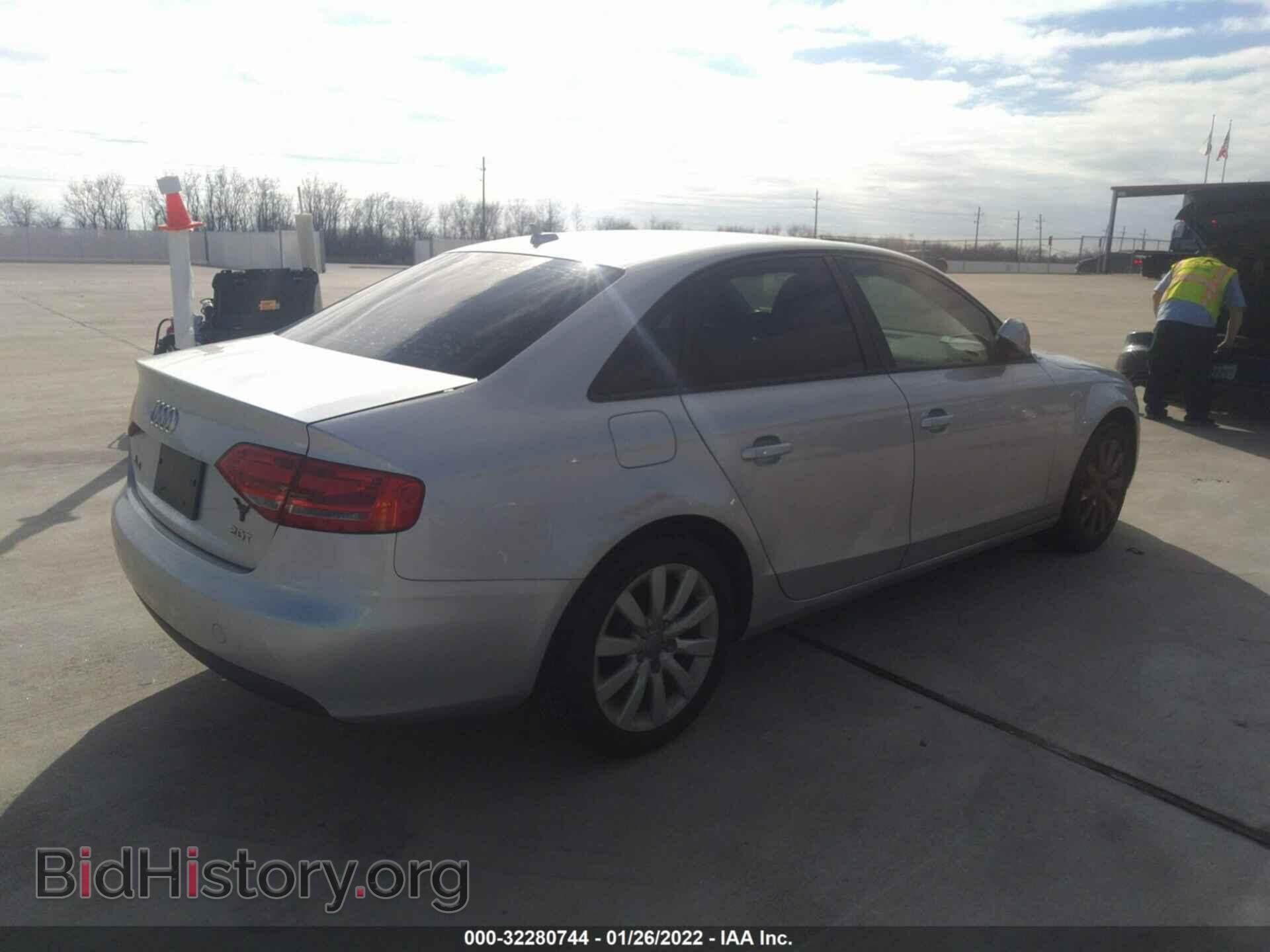 2012 AUDI A4 - VIN: WAUAFAFL1CN007361 - Фото 4