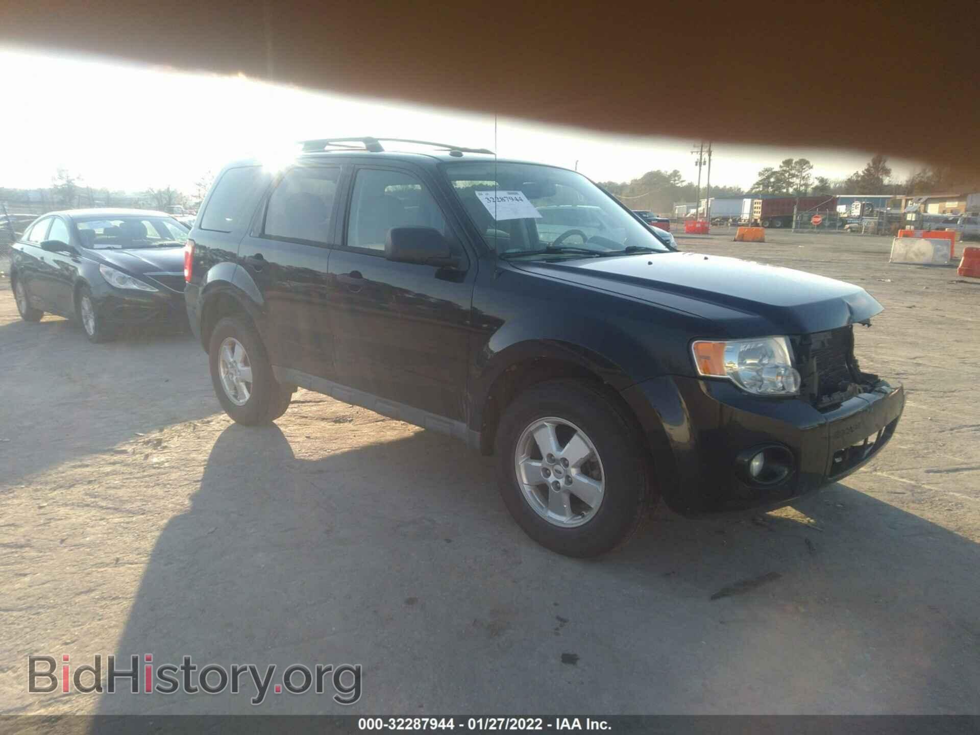 Фотография 1FMCU0D77BKC17055 - FORD ESCAPE 2011