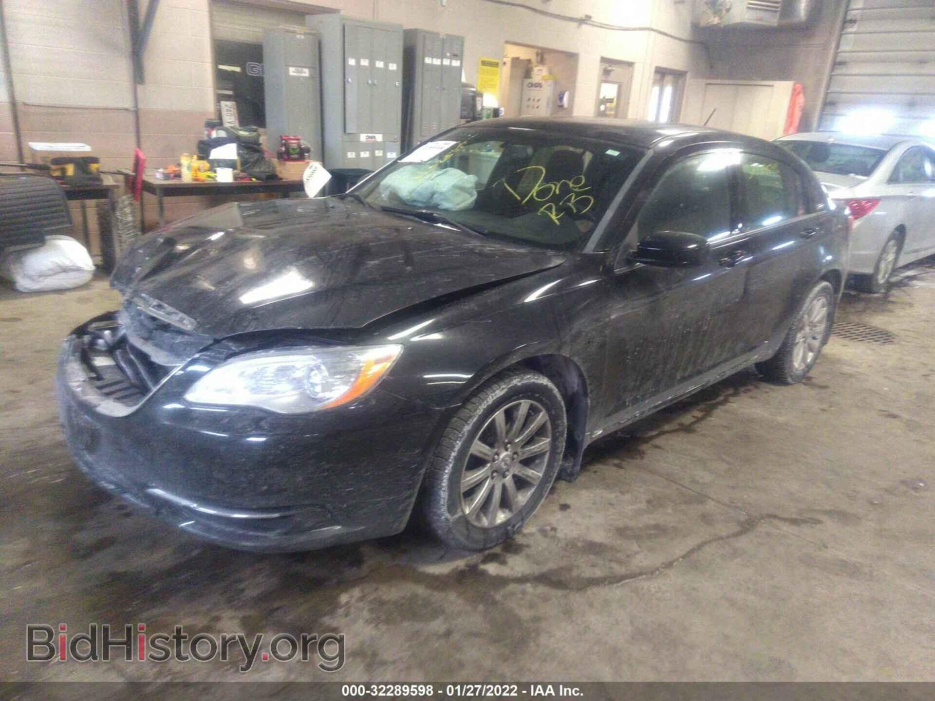 2013 CHRYSLER 200 - VIN: 1C3CCBBB6DN570175 - Photo 2