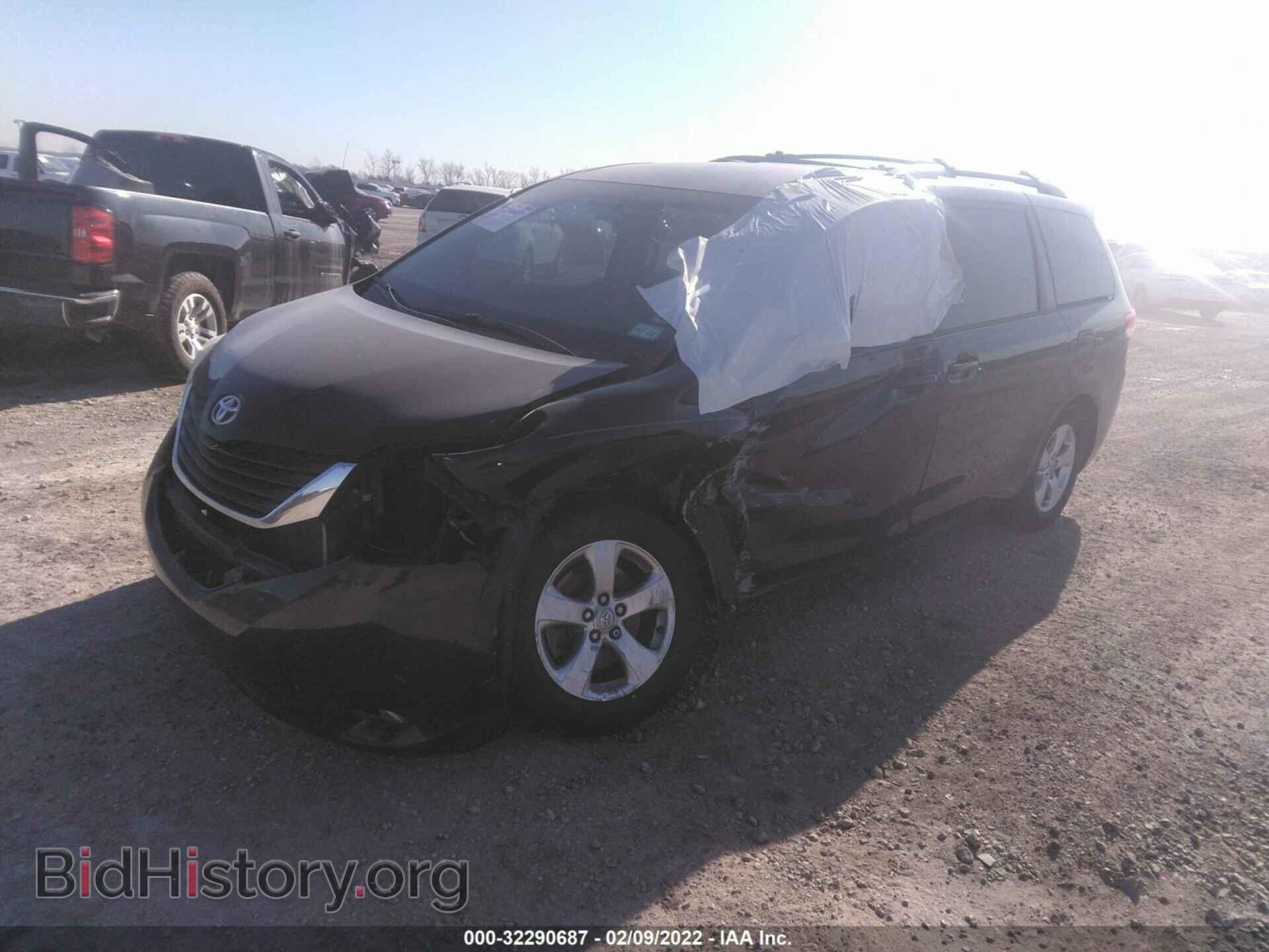 2013 TOYOTA SIENNA - VIN: 5TDKK3DC8DS333302 - Фото 2