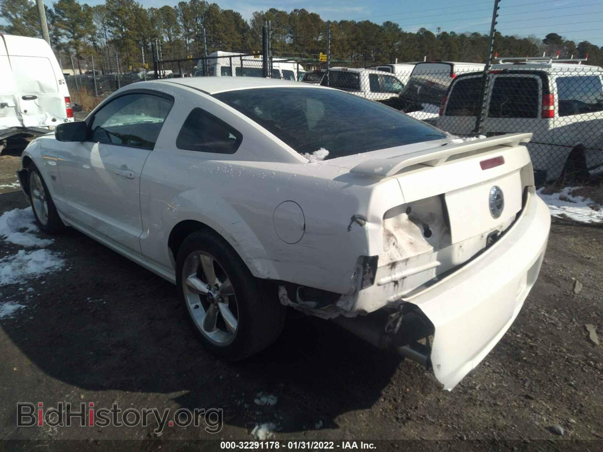 2008 FORD MUSTANG - VIN: 1ZVHT82H885118854 - Фото 3