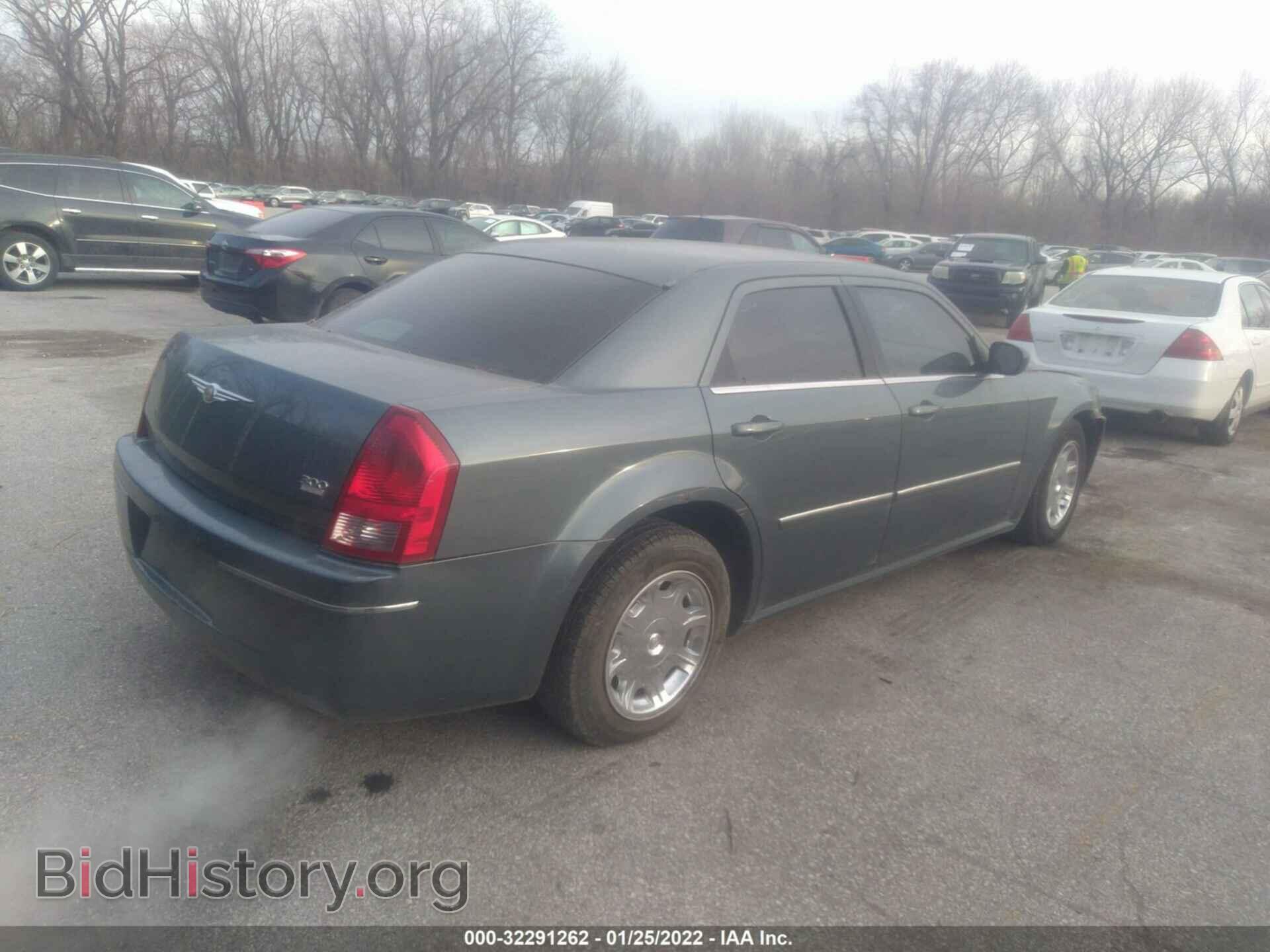 2006 CHRYSLER 300 - VIN: 2C3KA53G46H211464 - Фото 4