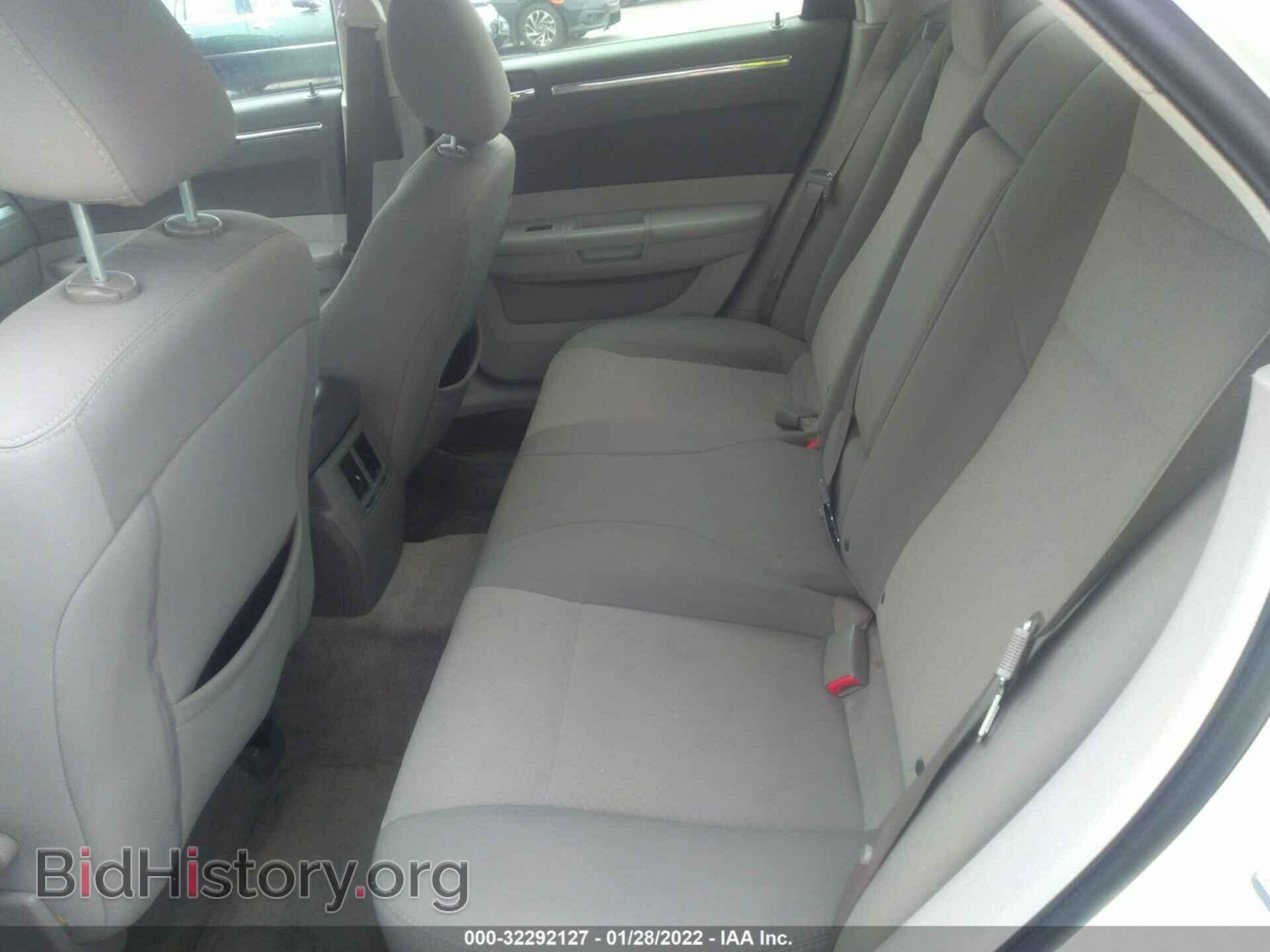 2009 CHRYSLER 300 - VIN: 2C3LA43D39H529780 - Фото 8