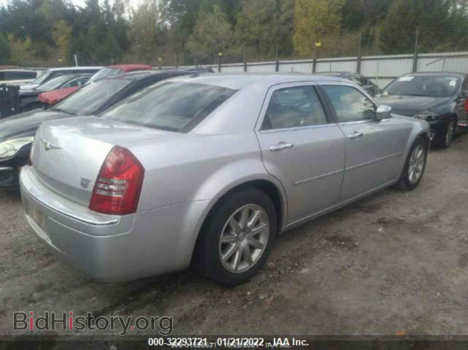 2007 CHRYSLER 300 - VIN: 2C3KA63H07H658129 - Фото 4