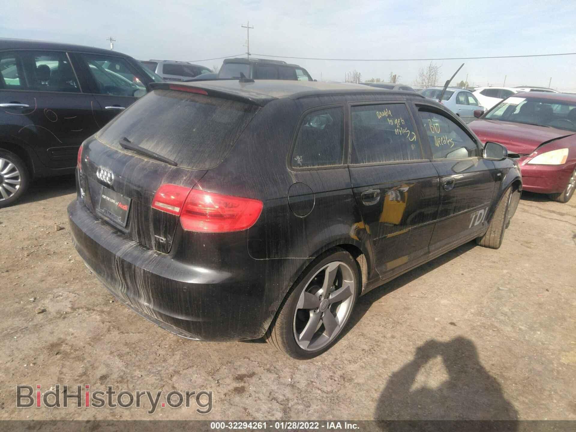 2011 AUDI A3 - VIN: WAUKJAFM5BA010801 - Фото 4