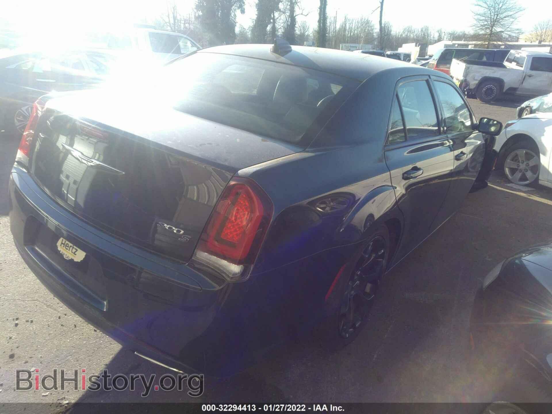 2019 CHRYSLER 300 - VIN: 2C3CCABG2KH516254 - Фото 4