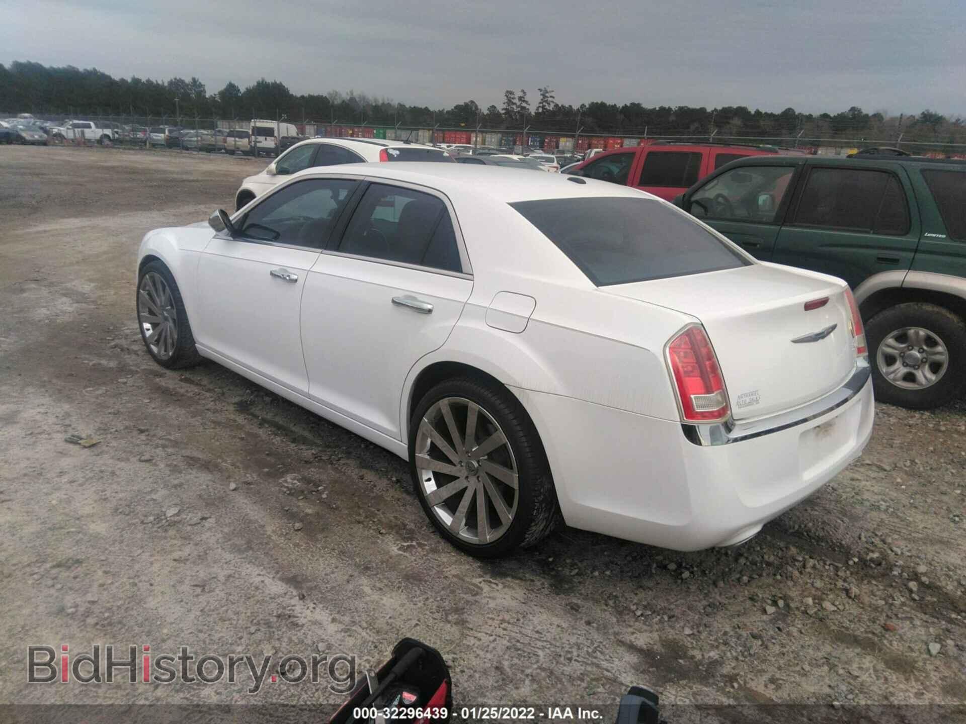 2013 CHRYSLER 300 - VIN: 2C3CCAAG5DH657467 - Фото 3