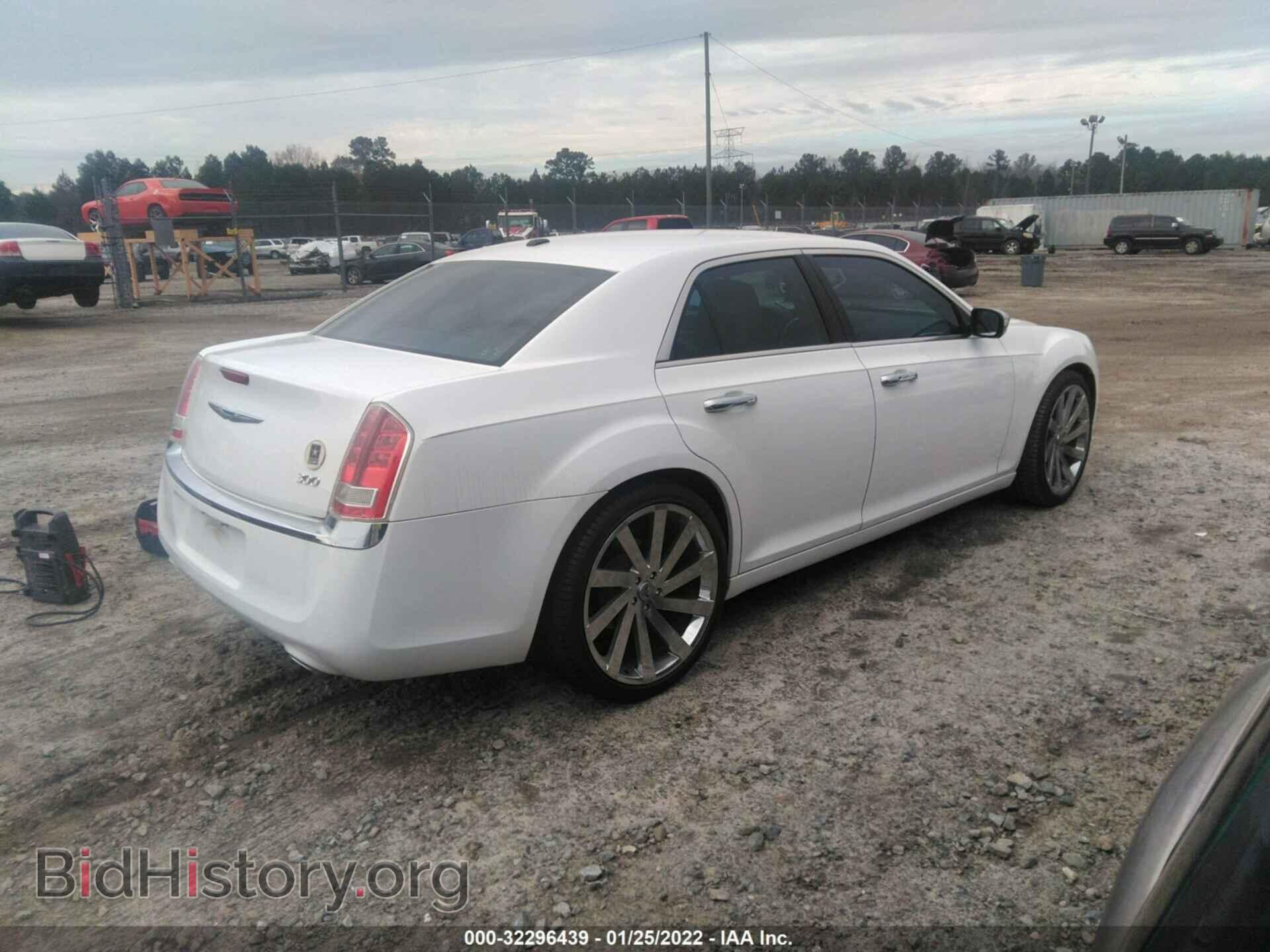 2013 CHRYSLER 300 - VIN: 2C3CCAAG5DH657467 - Фото 4