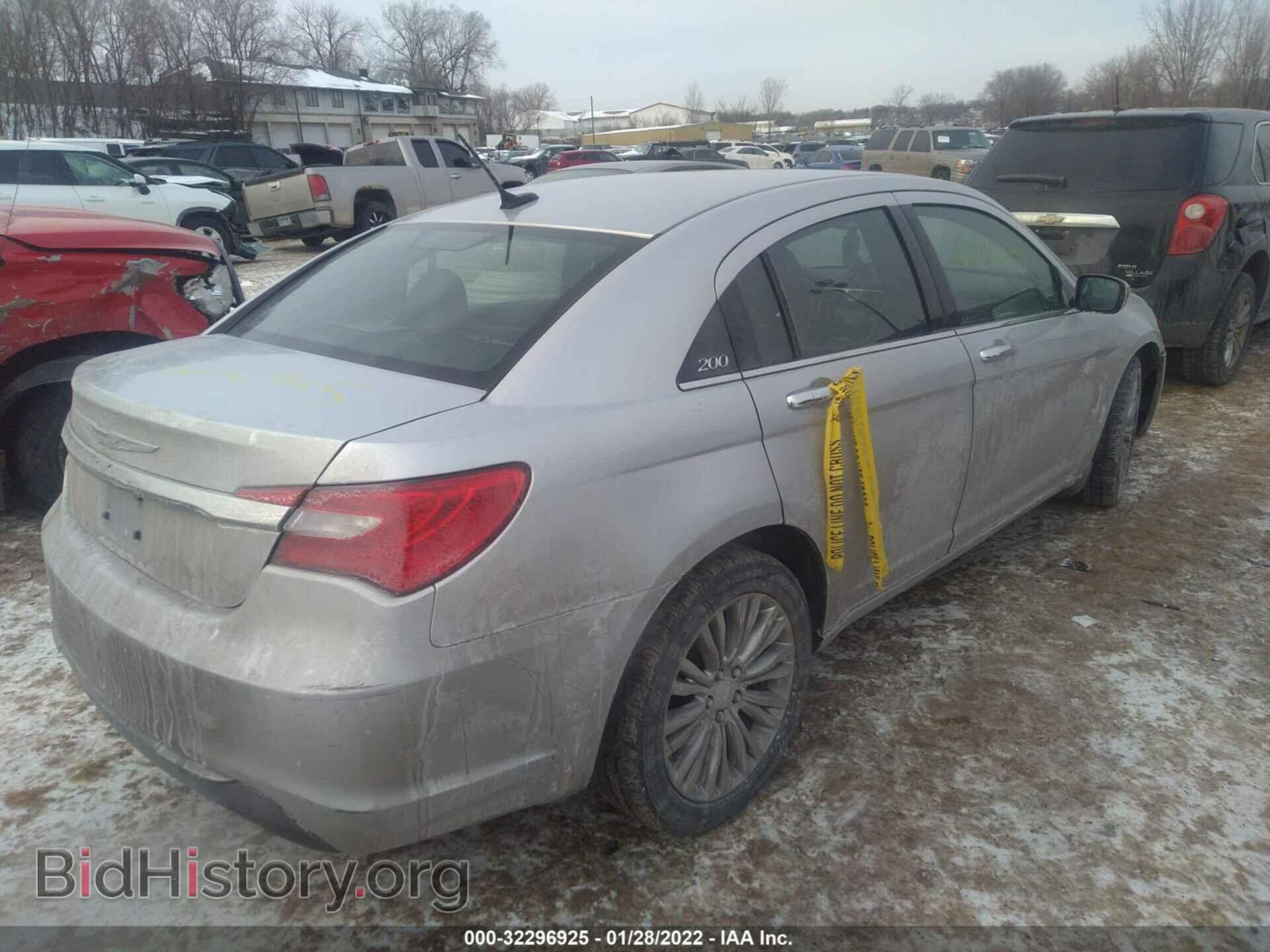2011 CHRYSLER 200 - VIN: 1C3BC2FB5BN615772 - Фото 4