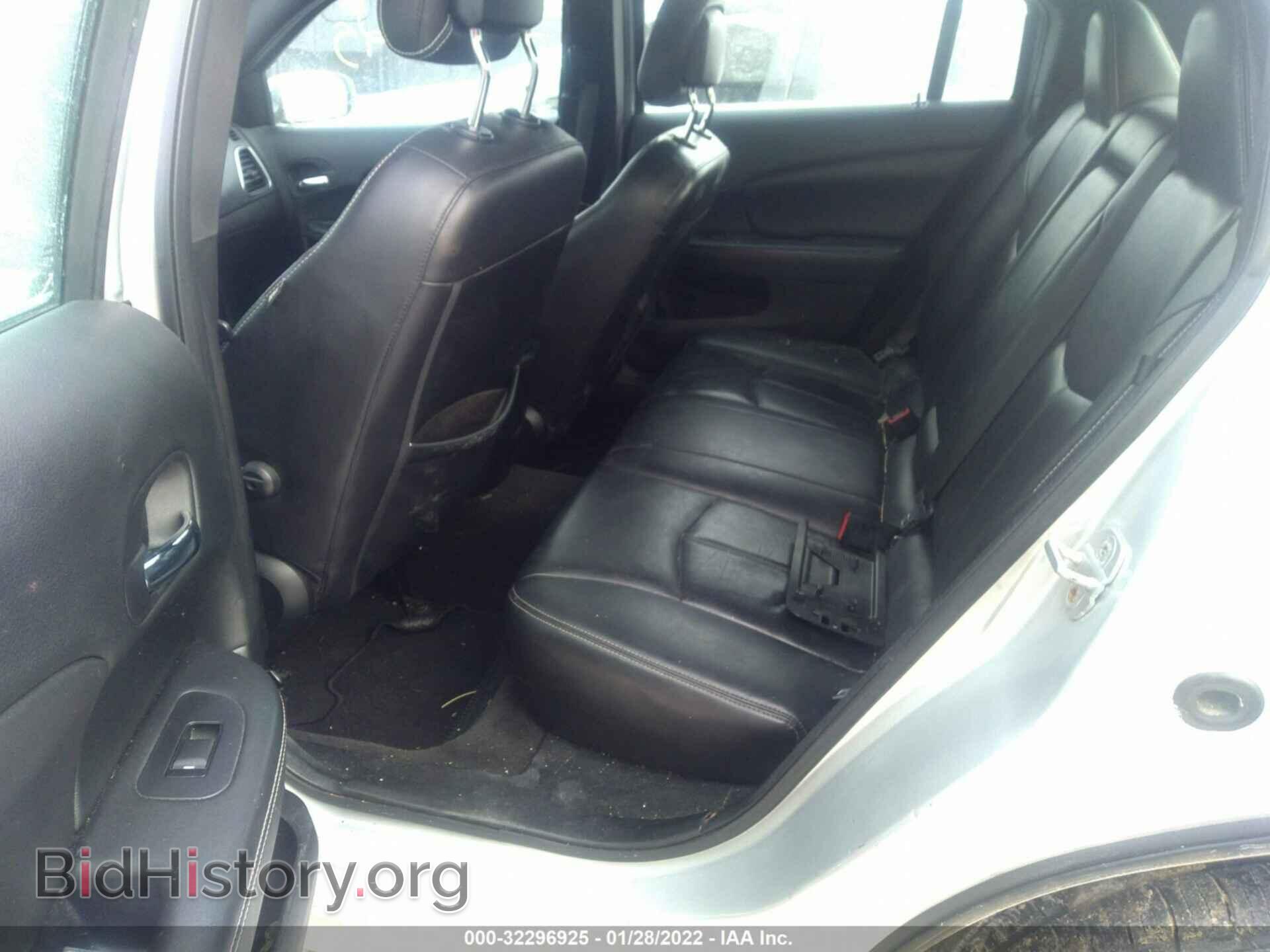 2011 CHRYSLER 200 - VIN: 1C3BC2FB5BN615772 - Фото 8