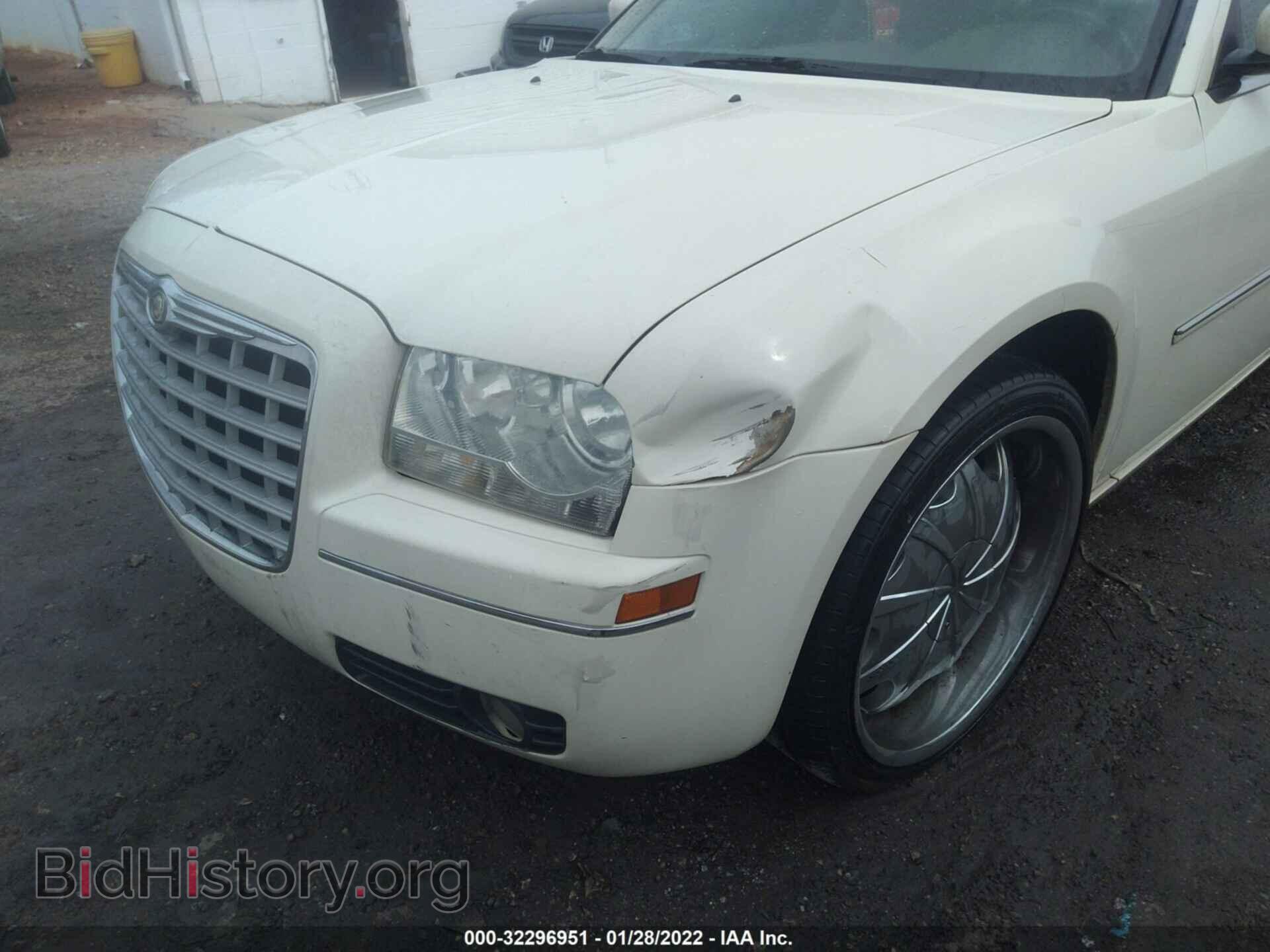 2008 CHRYSLER 300 - VIN: 2C3KA53G48H293733 - Фото 6