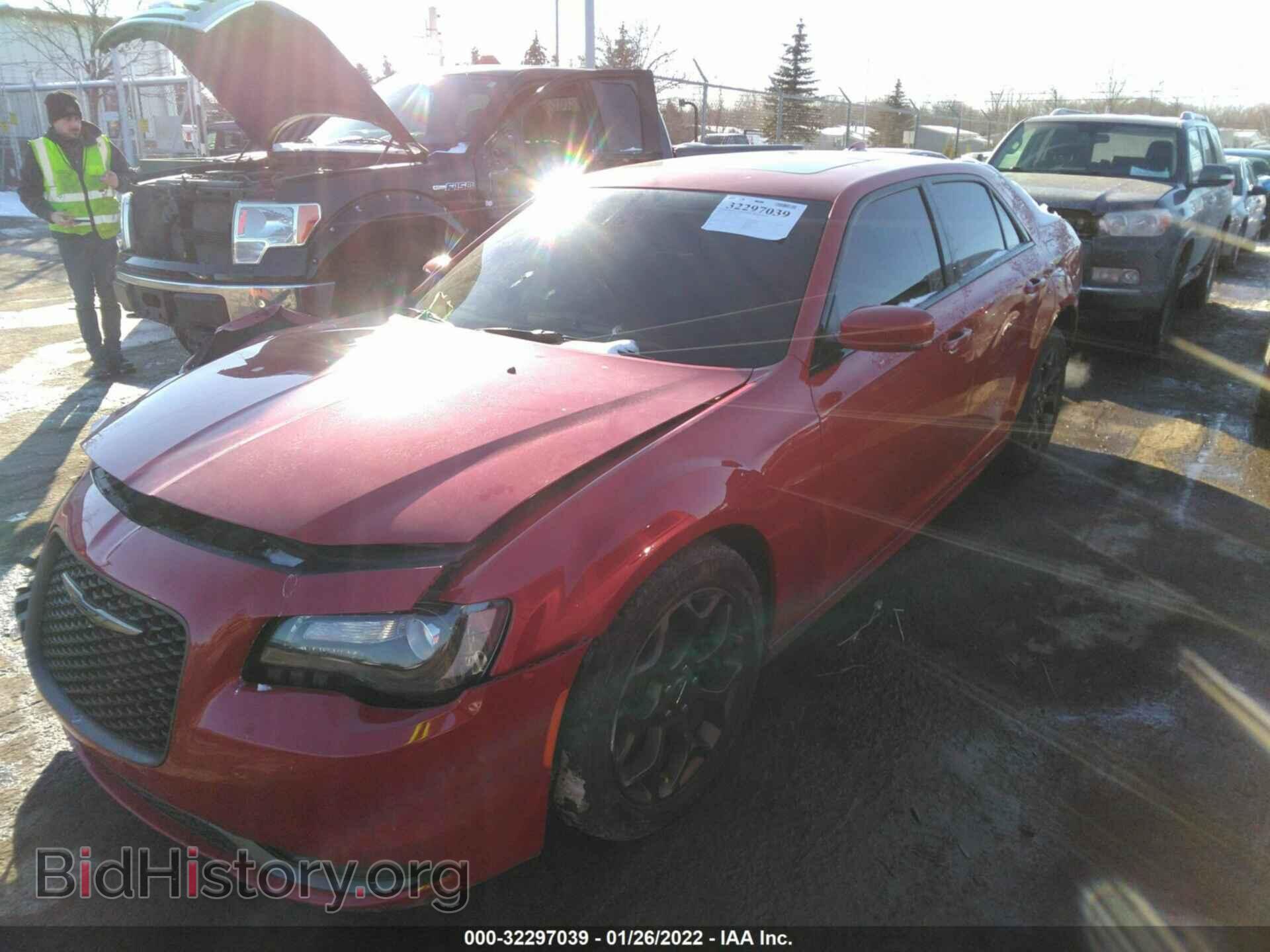 2017 CHRYSLER 300 - VIN: 2C3CCAGGXHH610481 - Фото 2