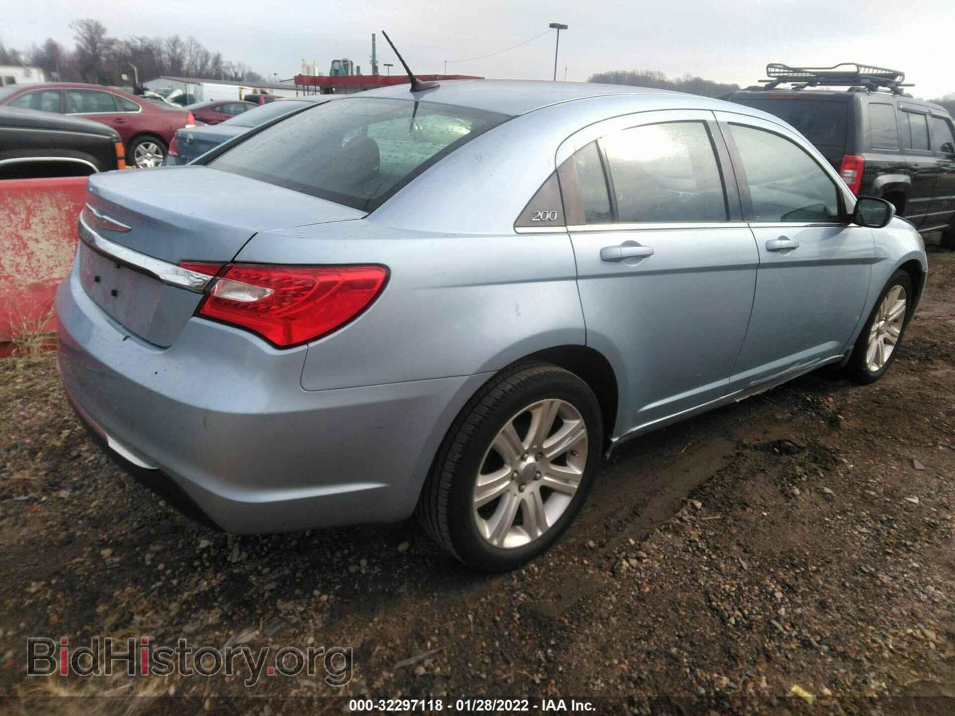 2013 CHRYSLER 200 - VIN: 1C3CCBBB3DN543290 - Фото 4