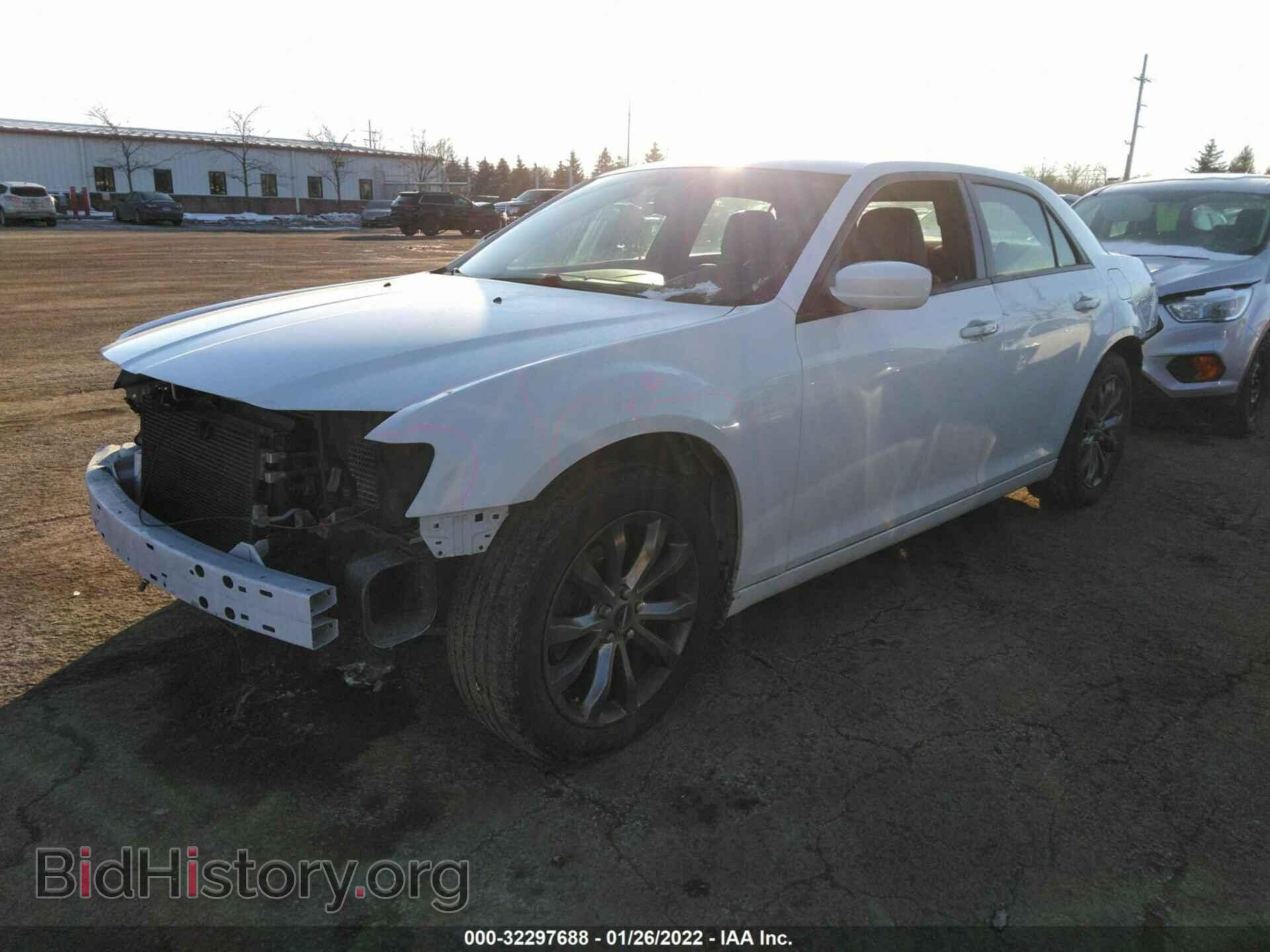 2014 CHRYSLER 300 - VIN: 2C3CCAGG7EH384590 - Фото 2