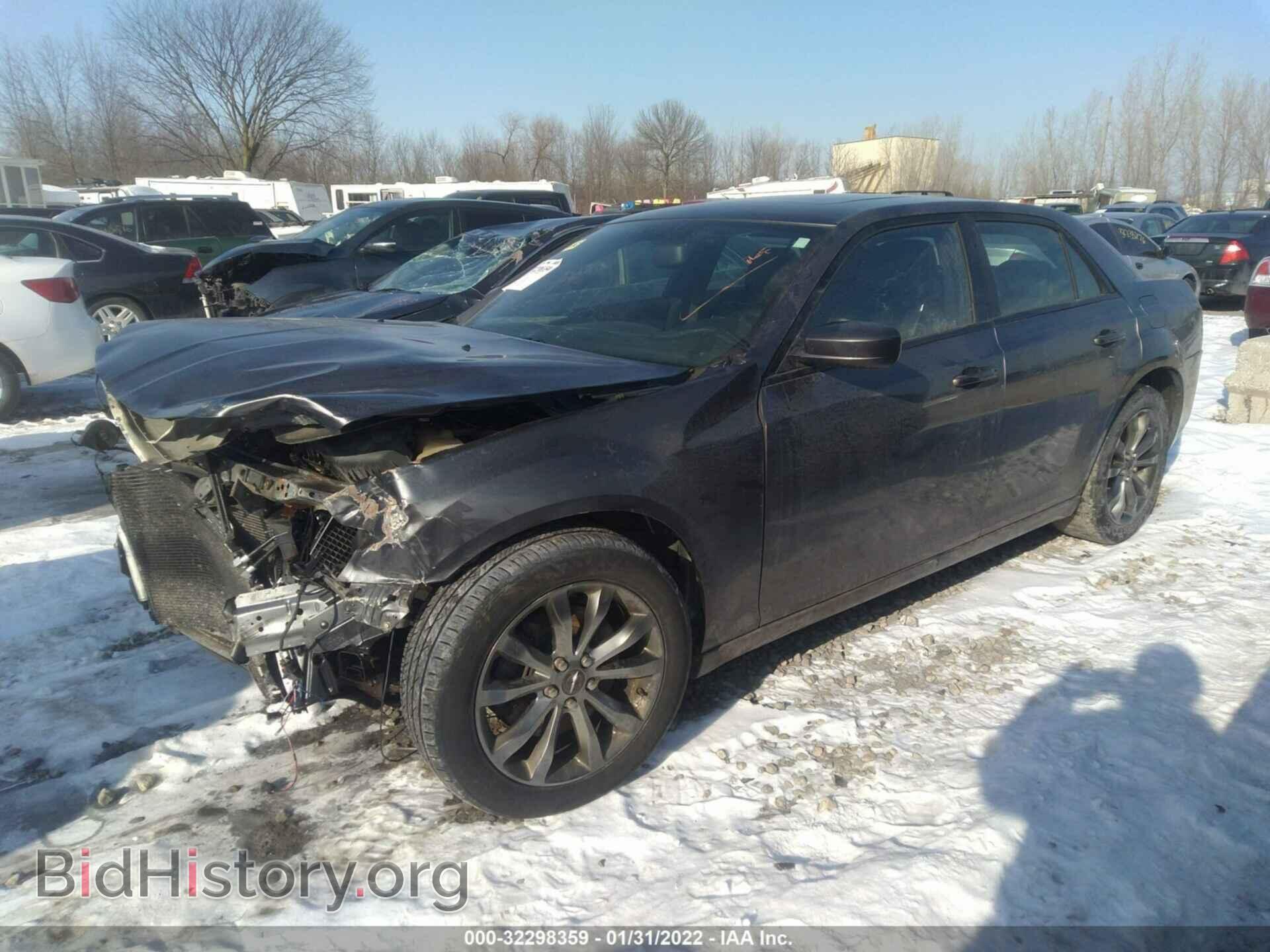 2014 CHRYSLER 300 - VIN: 2C3CCAGG3EH311863 - Фото 2