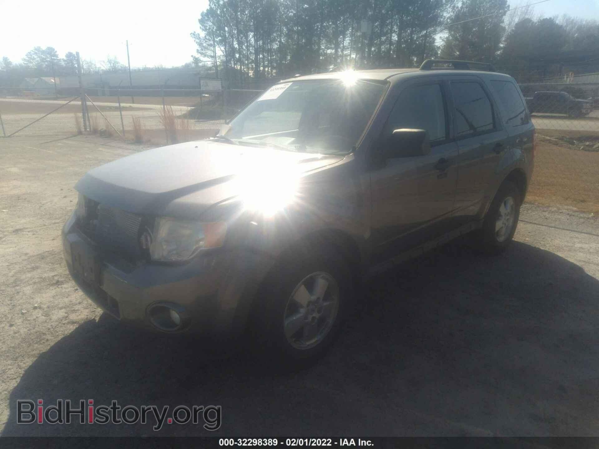 2010 FORD ESCAPE - VIN: 1FMCU0D75AKA93592 - Фото 2