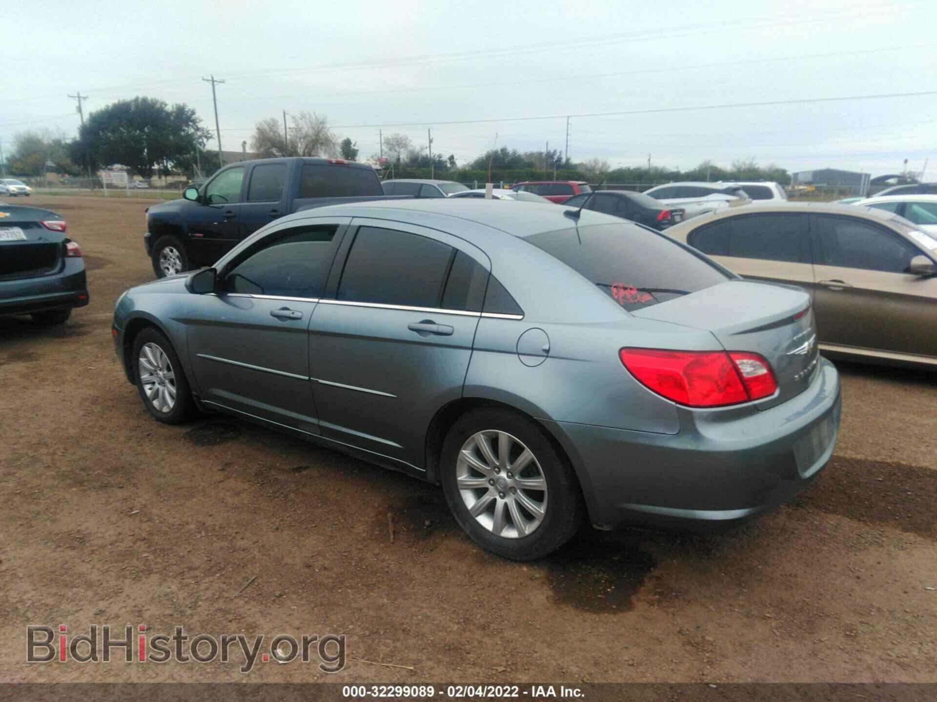 2010 CHRYSLER SEBRING - VIN: 1C3CC5FB6AN147264 - Фото 3