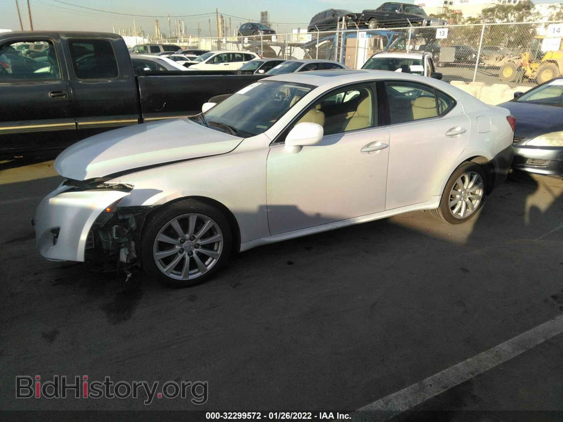 2007 LEXUS IS 250 - VIN: JTHCK262572009334 - Фото 2